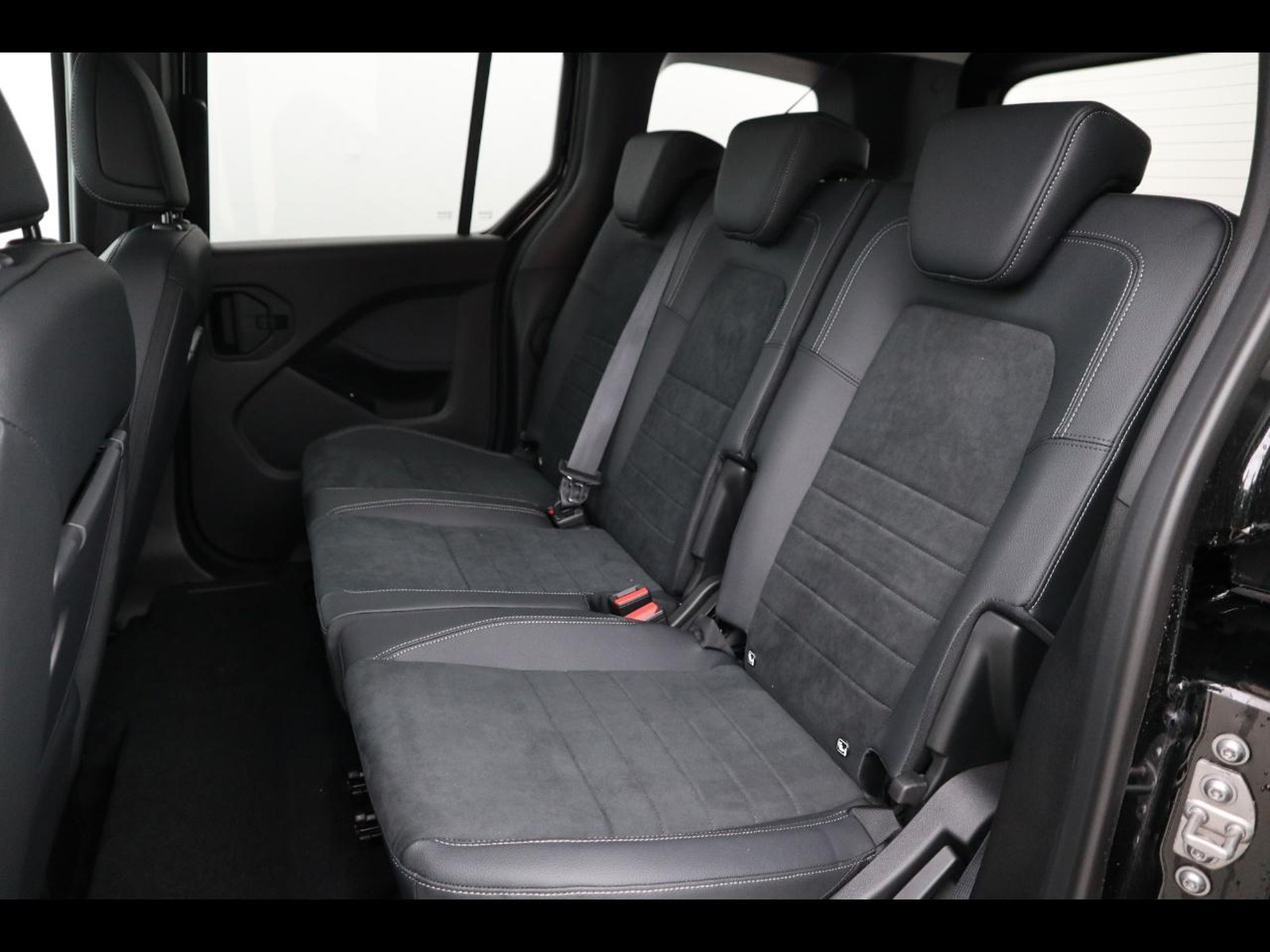 8 - Mercedes Vans Classe T eqt 200