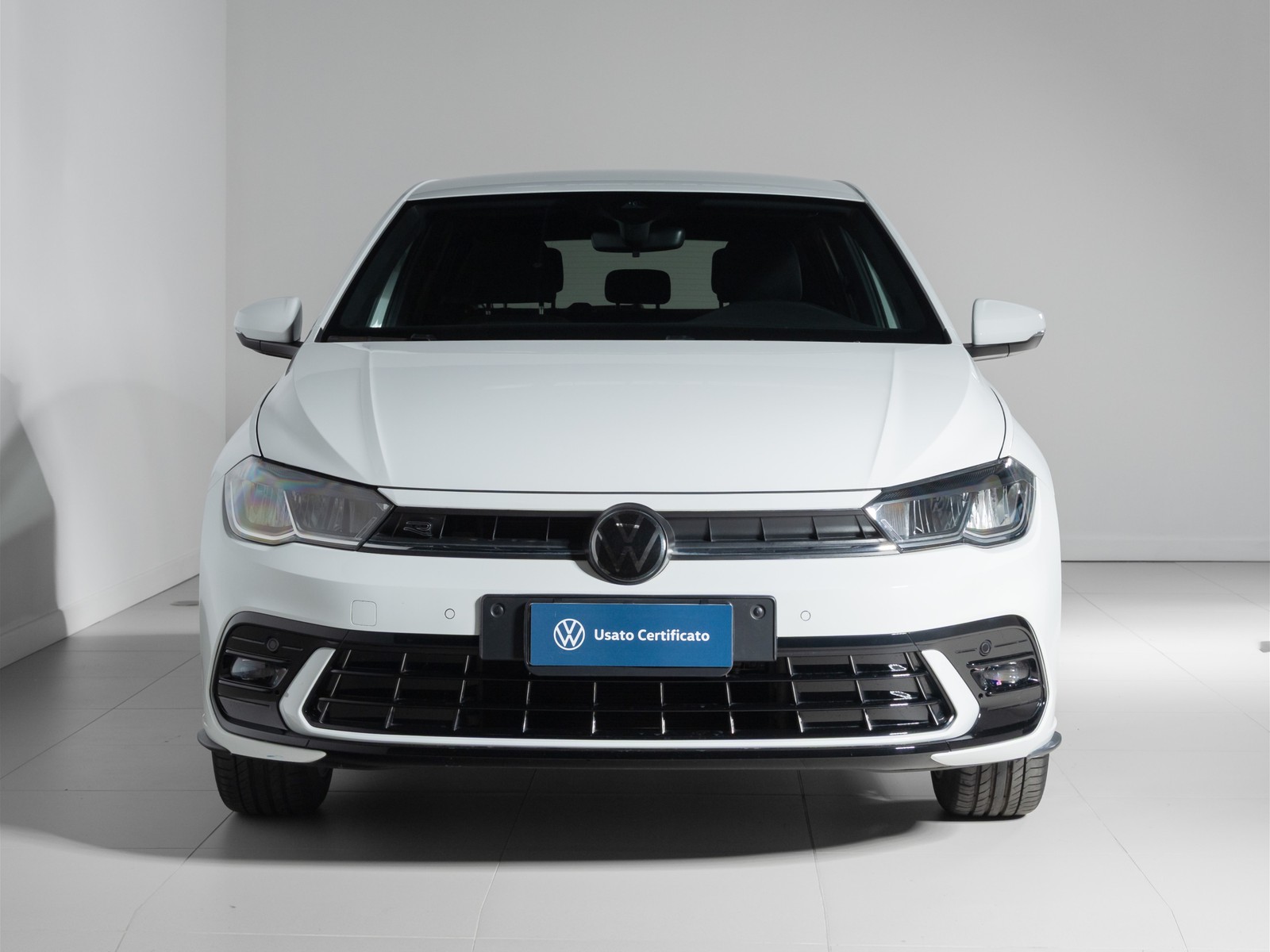 2 - Volkswagen Polo 1.0 tsi 95cv r line
