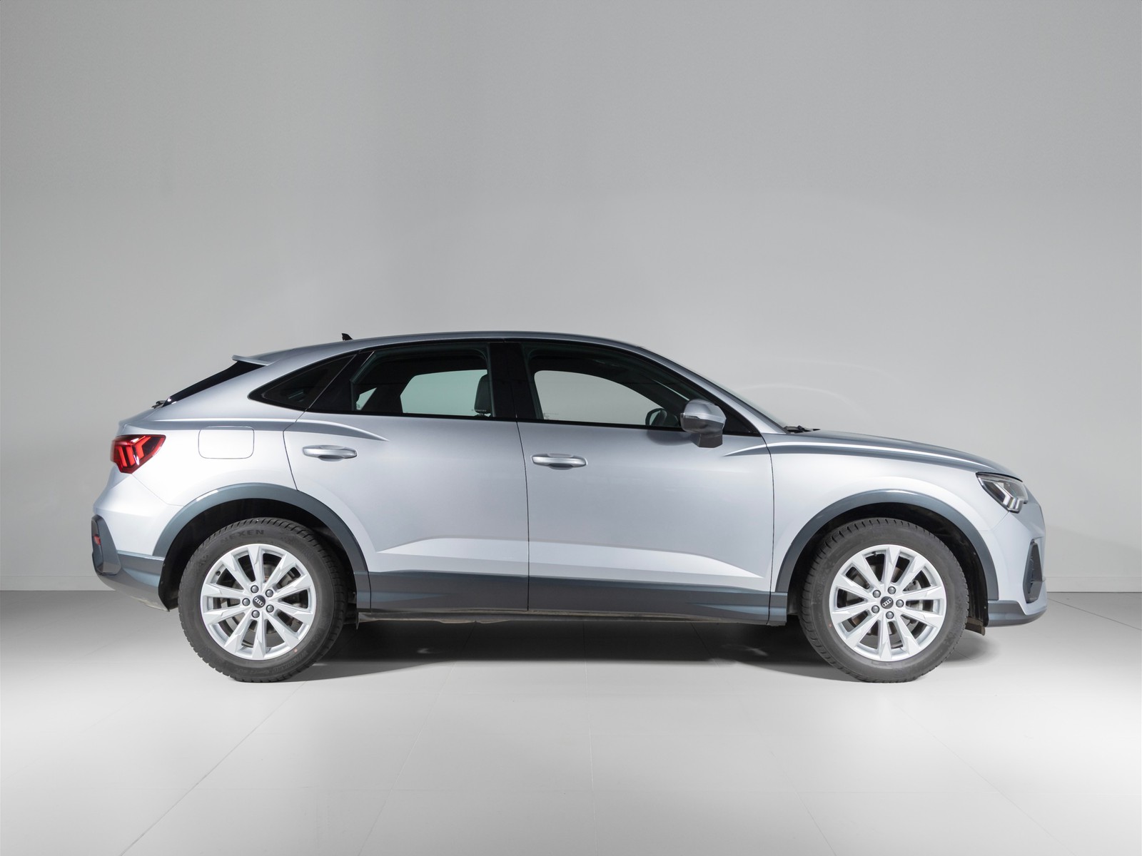 14 - Audi Q3 sportback 35 1.5 tfsi mhev business plus s tronic