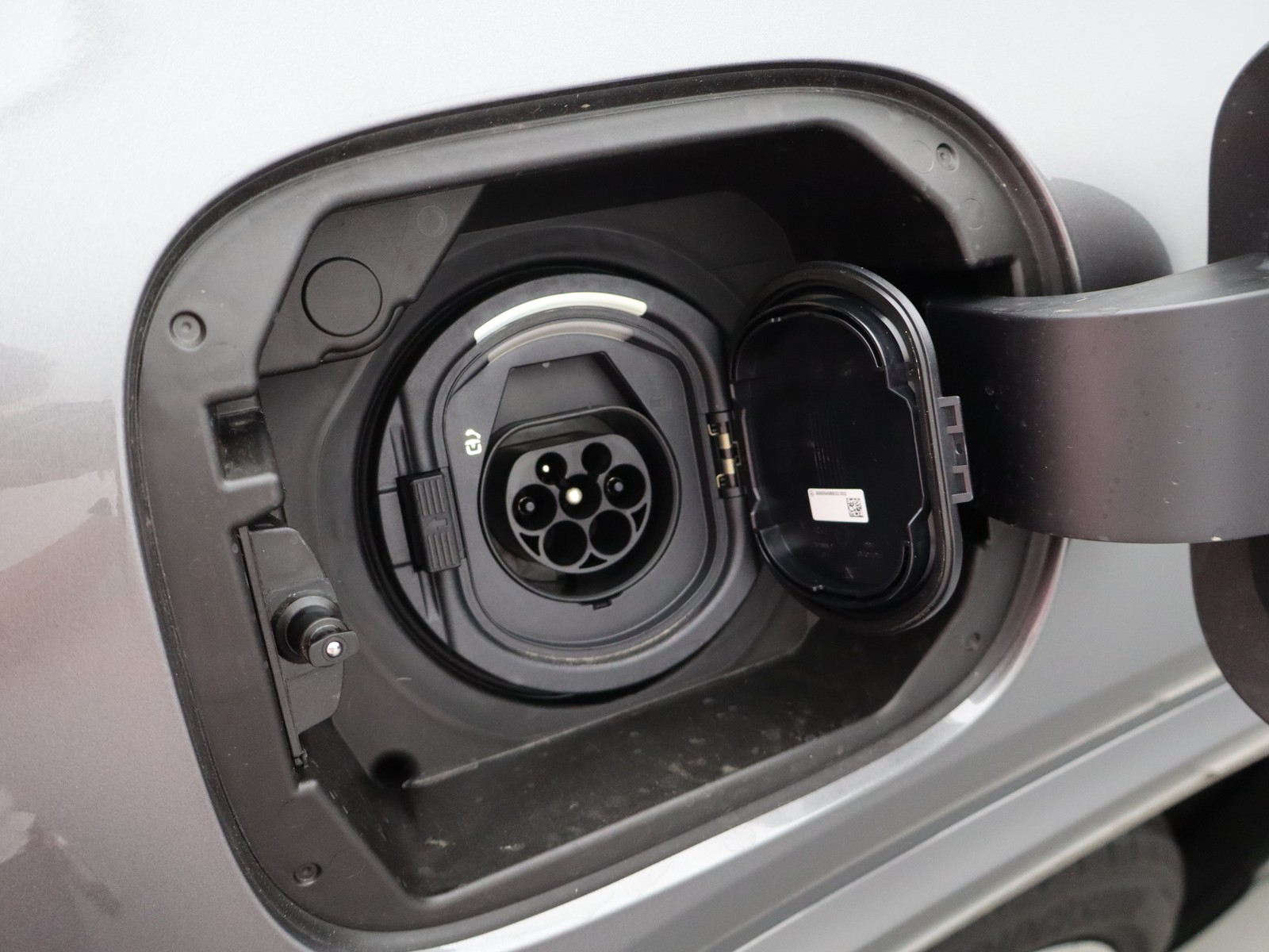 18 - Mercedes GLA 250 e plug-in-hybrid amg line extra 8g-dct