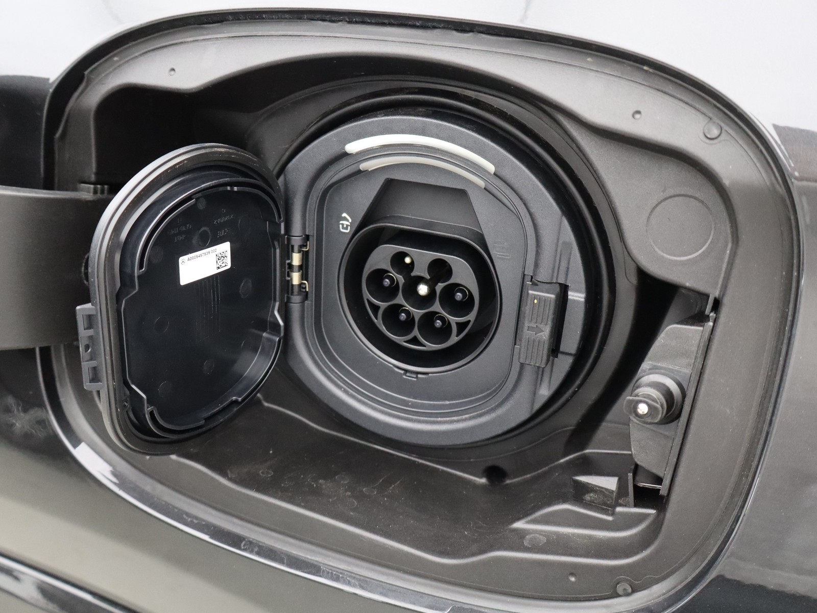 17 - Mercedes GLC coupe 300 de plug in hybrid amg line advanced 4matic 9g-tronic