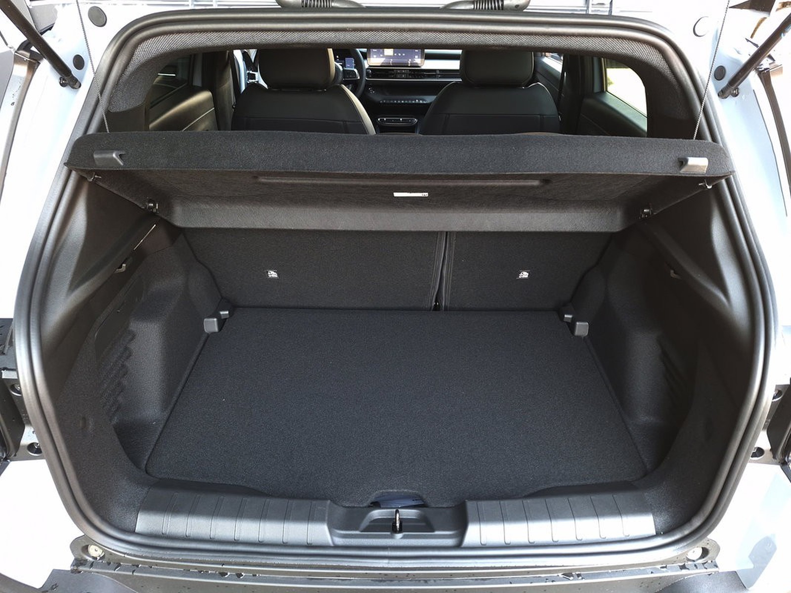 6 - Jeep Avenger 1.2 turbo e-hybrid mhev 110cv black edition fwd edct6
