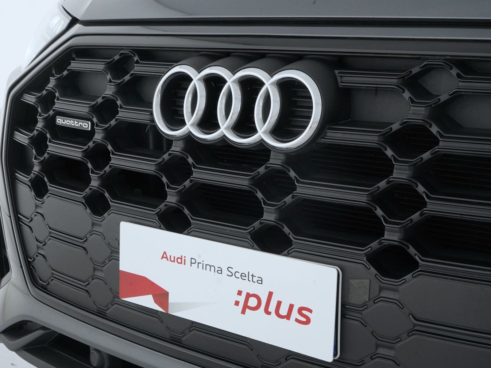 38 - Audi Q5 40 2.0 tdi mhev 12v identity black quattro s tronic