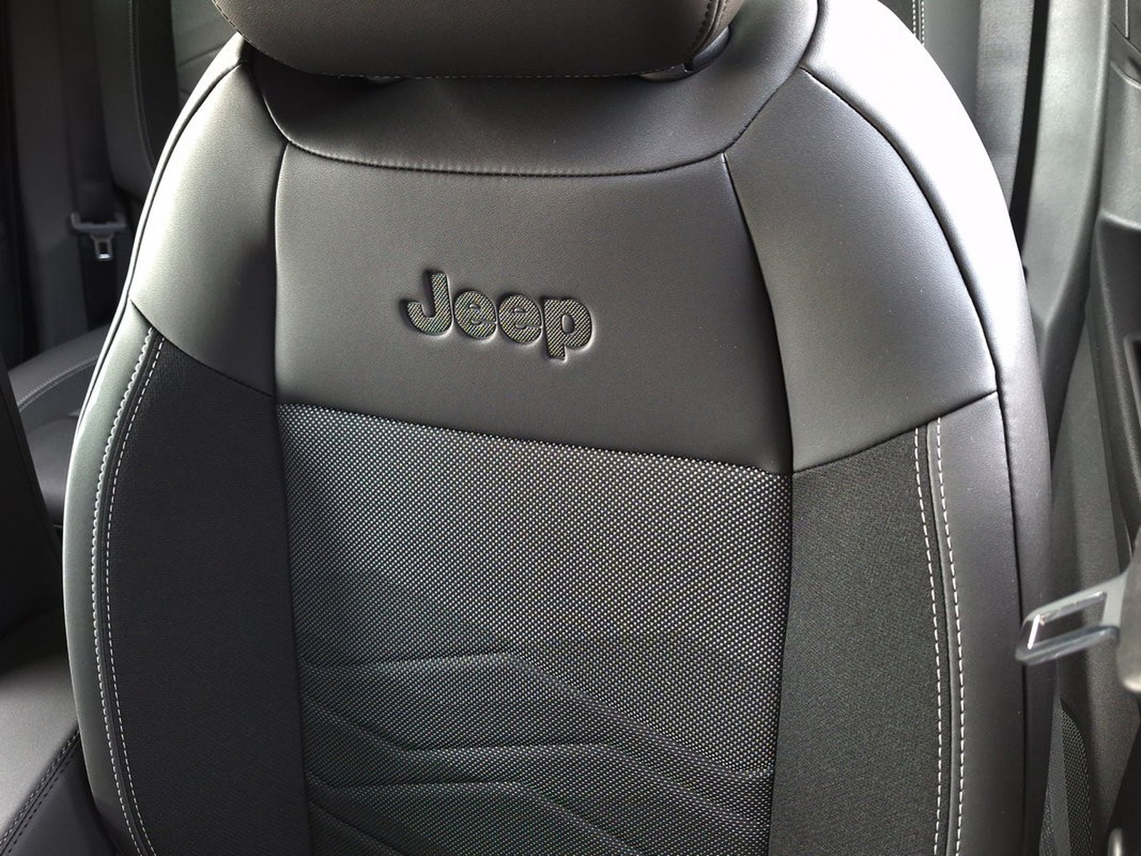 21 - Jeep Avenger 1.2 turbo e-hybrid mhev 110cv summit fwd edct6