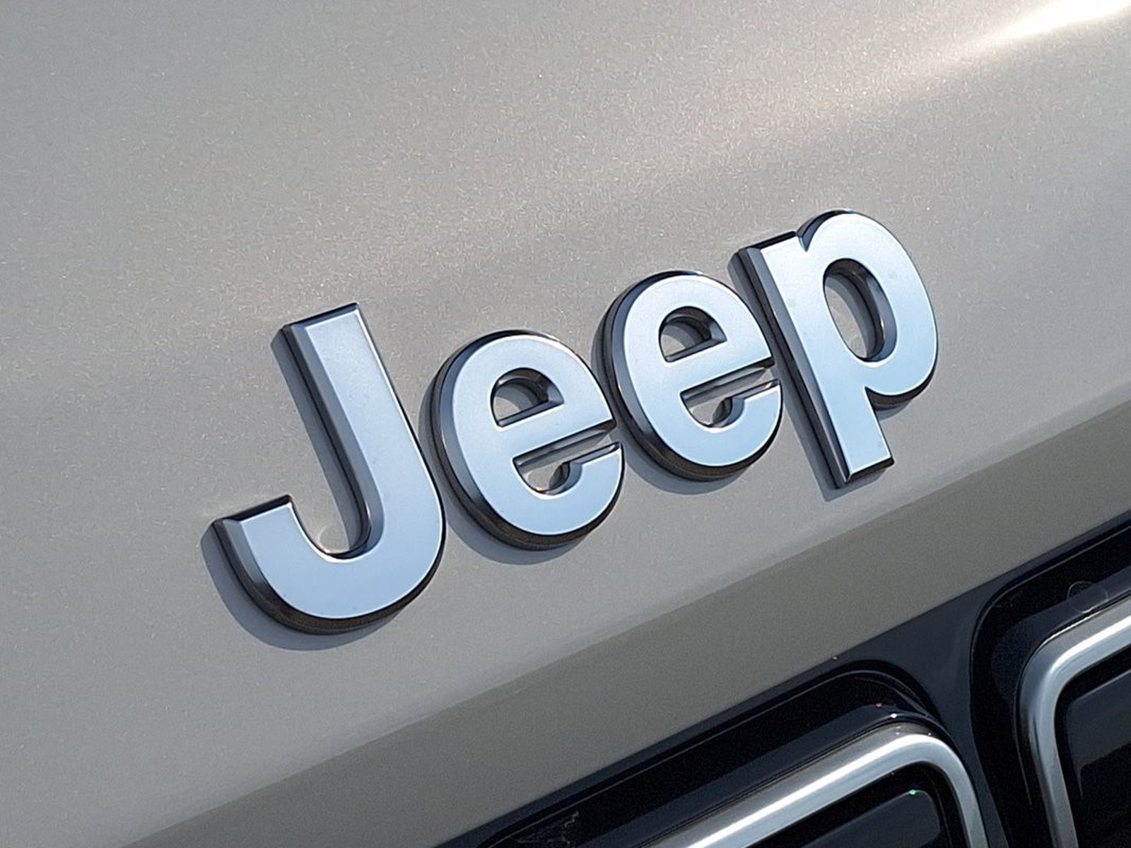 24 - Jeep Avenger 1.2 turbo e-hybrid mhev 110cv summit fwd edct6