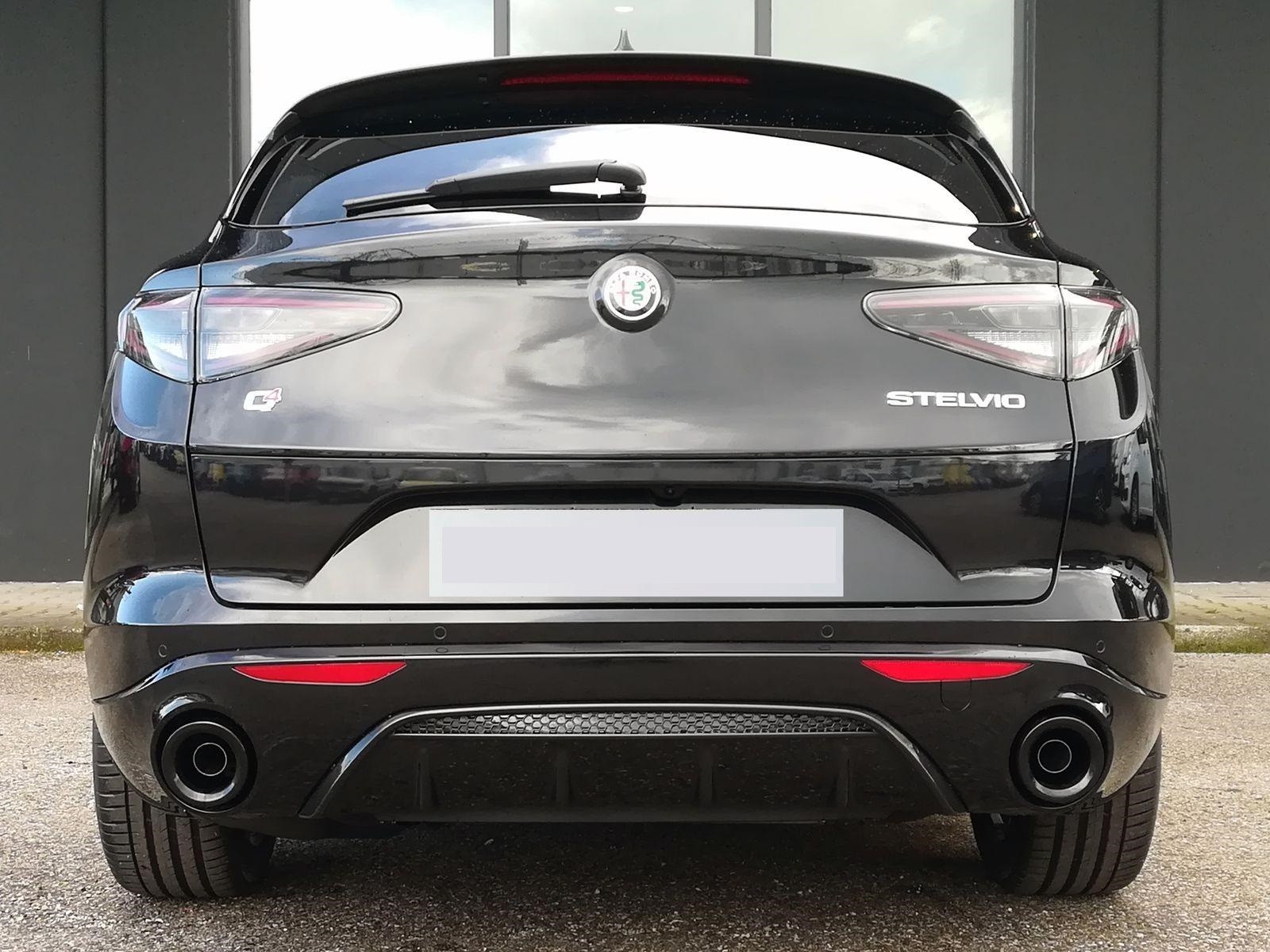 5 - Alfa Romeo Stelvio 2.2 turbo 210cv veloce q4 at8