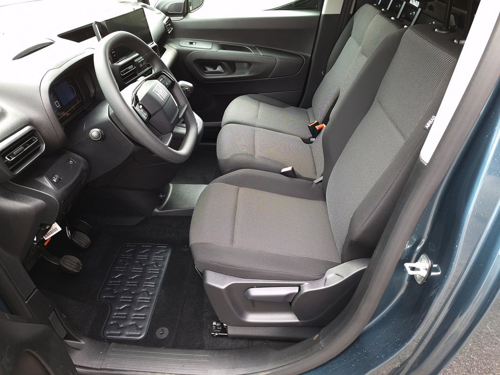 12 - Fiat Professional Doblò Van M 1.5 Diesel 100 Cv Manuale