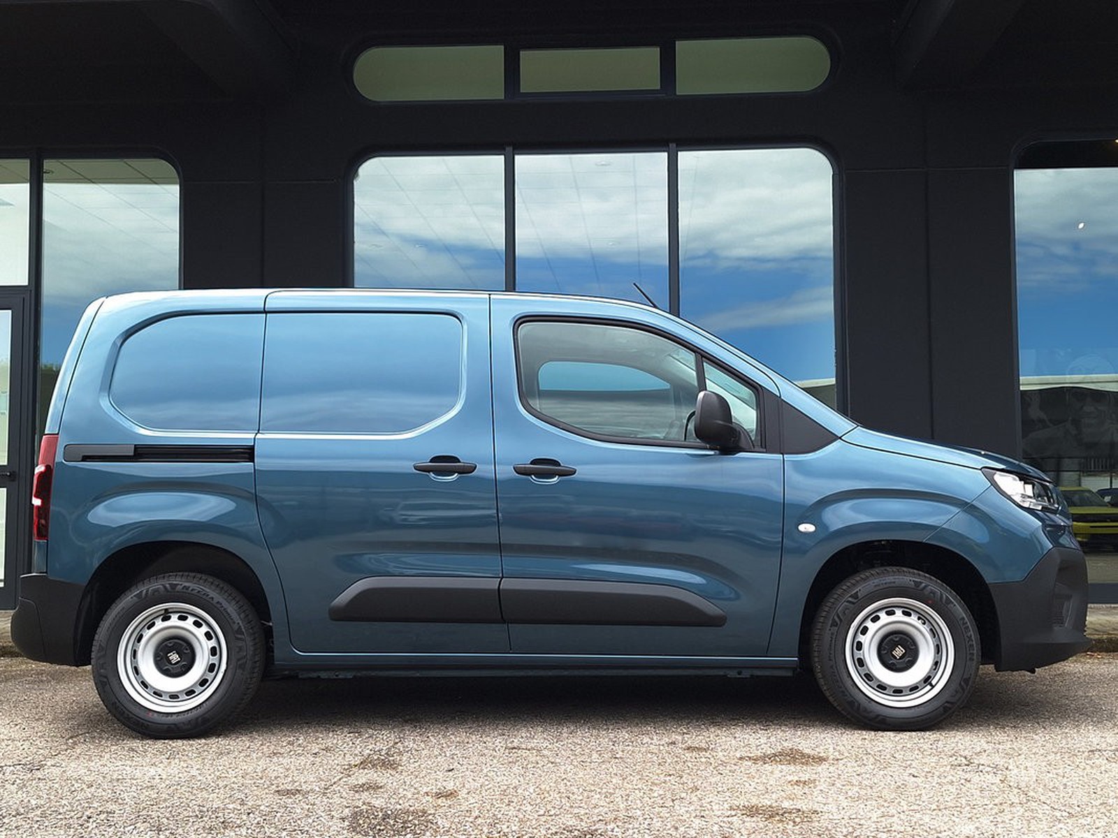4 - Fiat Professional Doblò Van M 1.5 Diesel 100 Cv Manuale