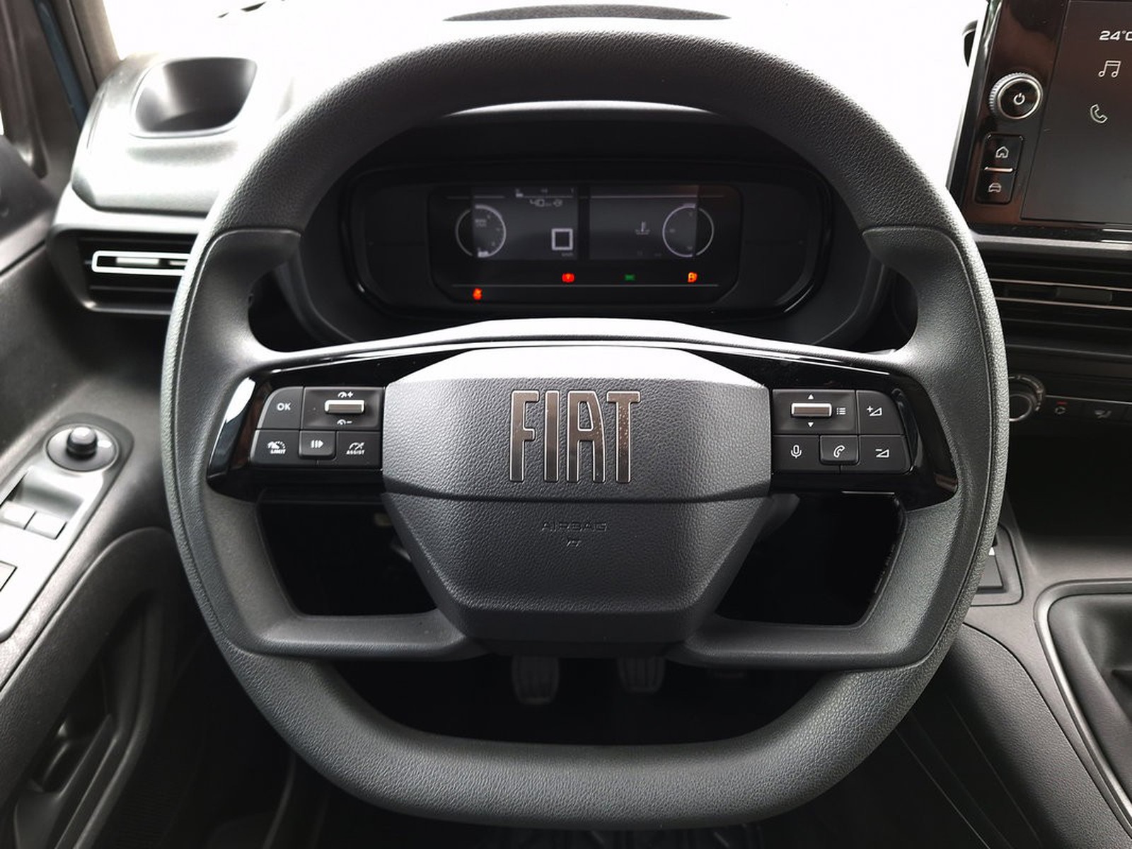 10 - Fiat Professional Doblò Van M 1.5 Diesel 100 Cv Manuale