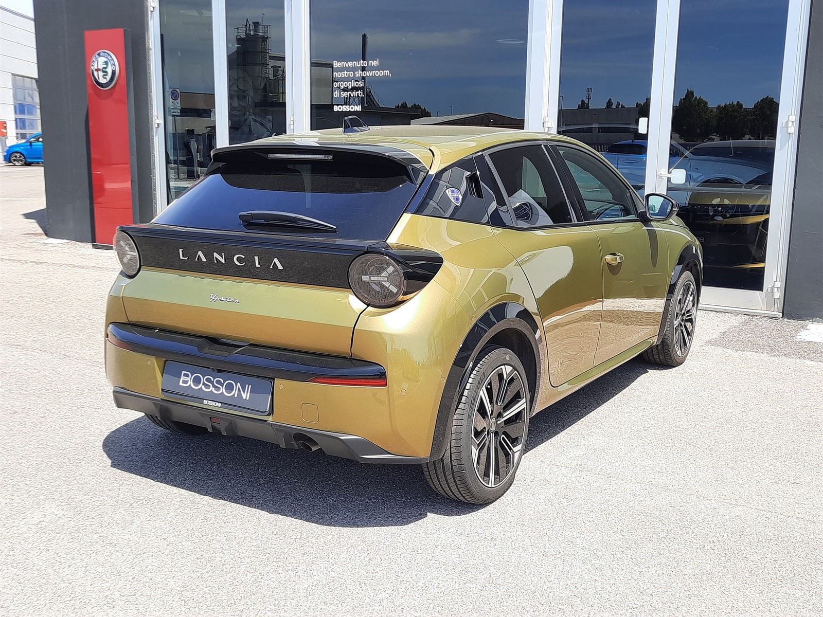 4 - Lancia Ypsilon 1.2 mhev 110cv lx e-dct