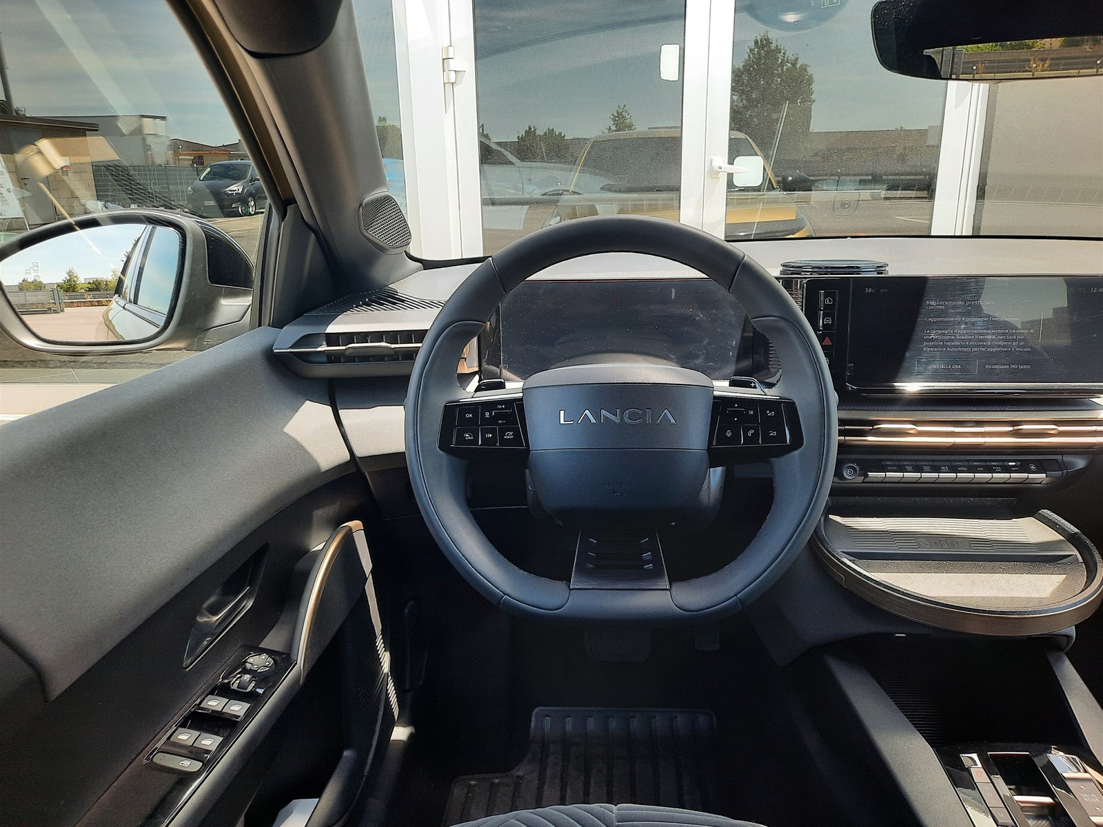 8 - Lancia Ypsilon 1.2 mhev 110cv lx e-dct
