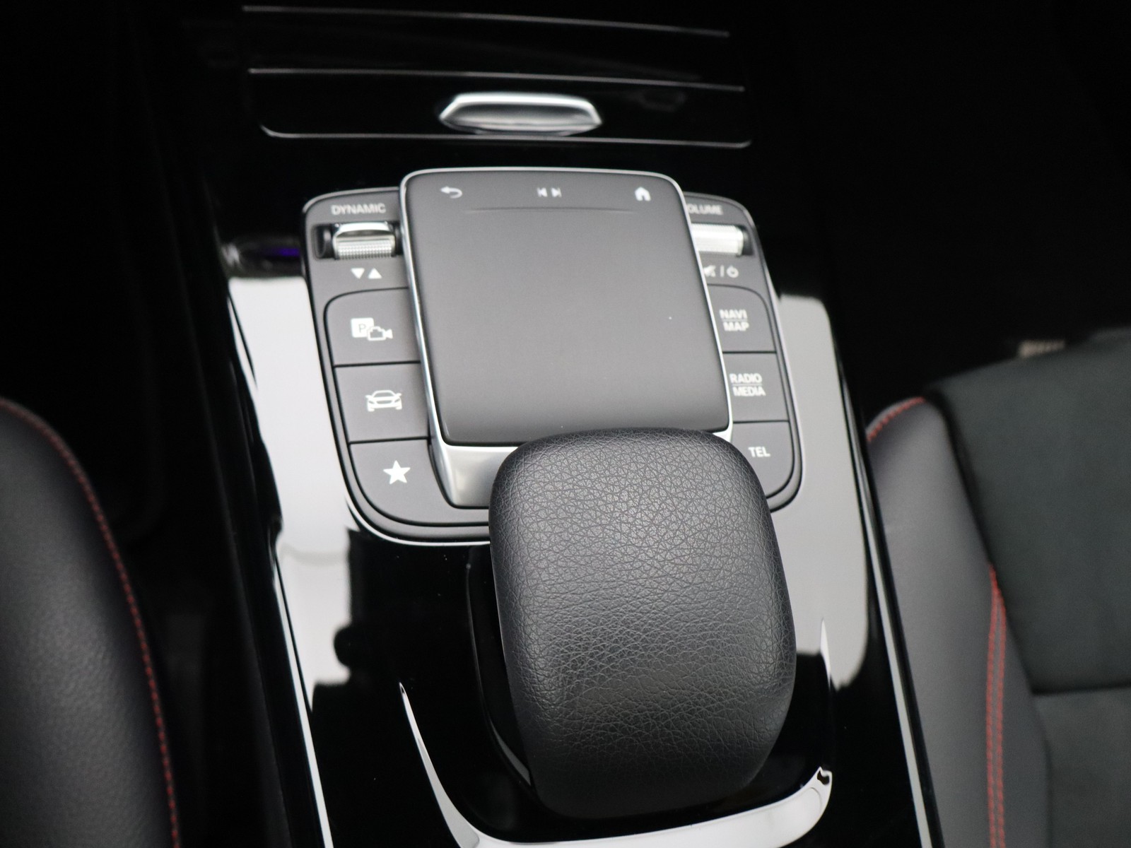 14 - Mercedes CLA coupe 200 d premium 8g-dct