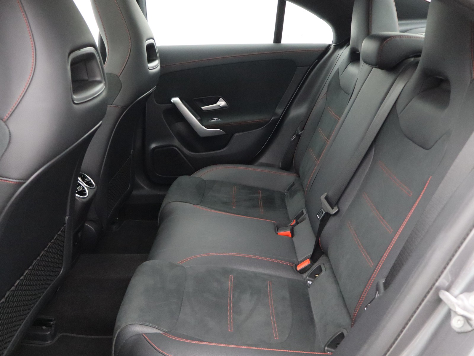 8 - Mercedes CLA coupe 200 d premium 8g-dct