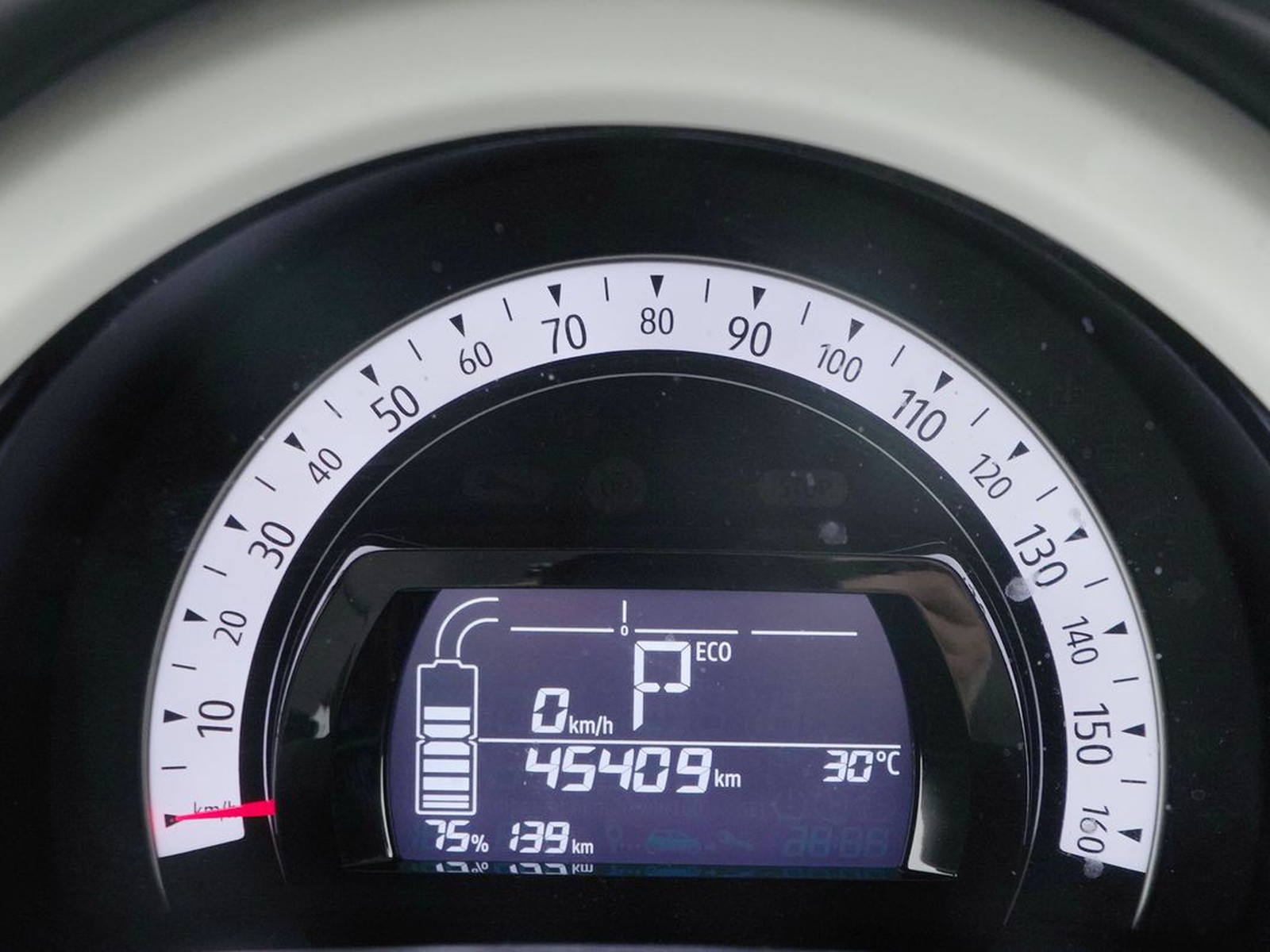 28 - Renault Twingo 22 kwh zen