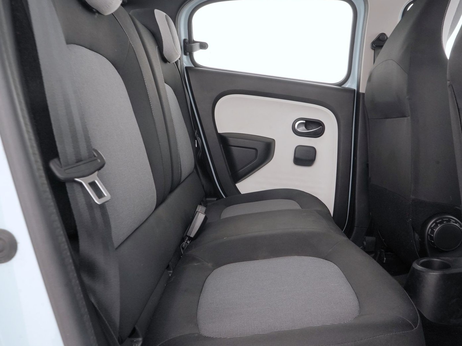 9 - Renault Twingo 22 kwh zen