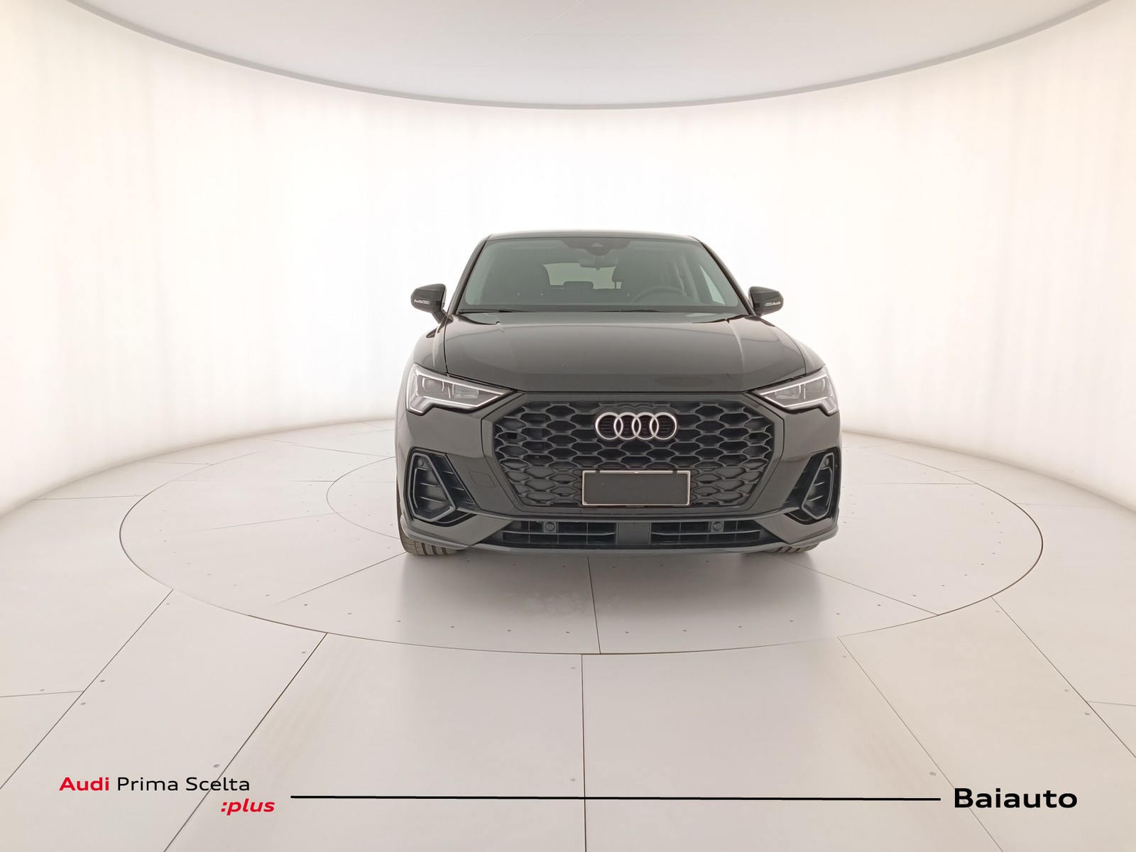2 - Audi Q3 sportback 35 2.0 tdi s tronic