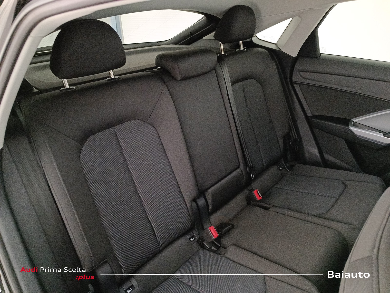 22 - Audi Q3 sportback 35 2.0 tdi s tronic