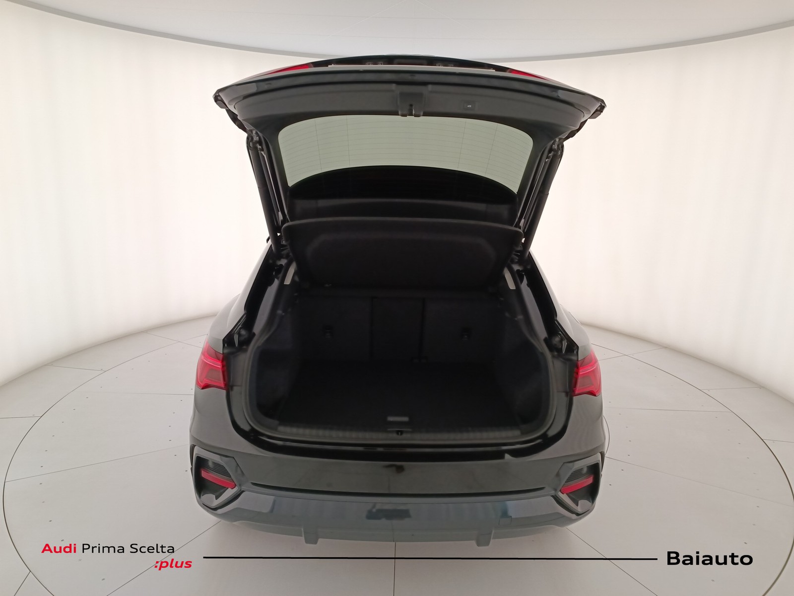 29 - Audi Q3 sportback 35 2.0 tdi s tronic