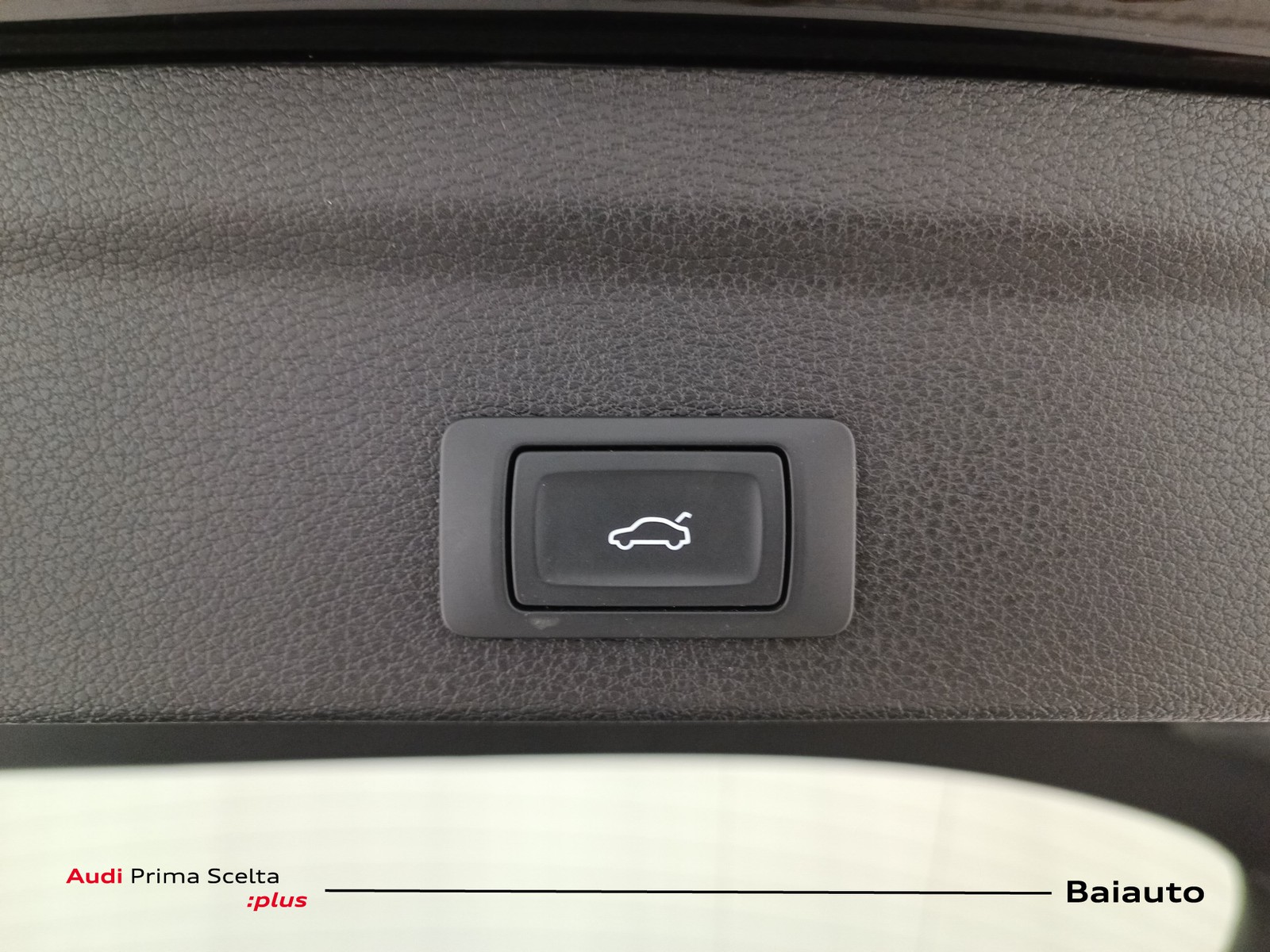 30 - Audi Q3 sportback 35 2.0 tdi s tronic