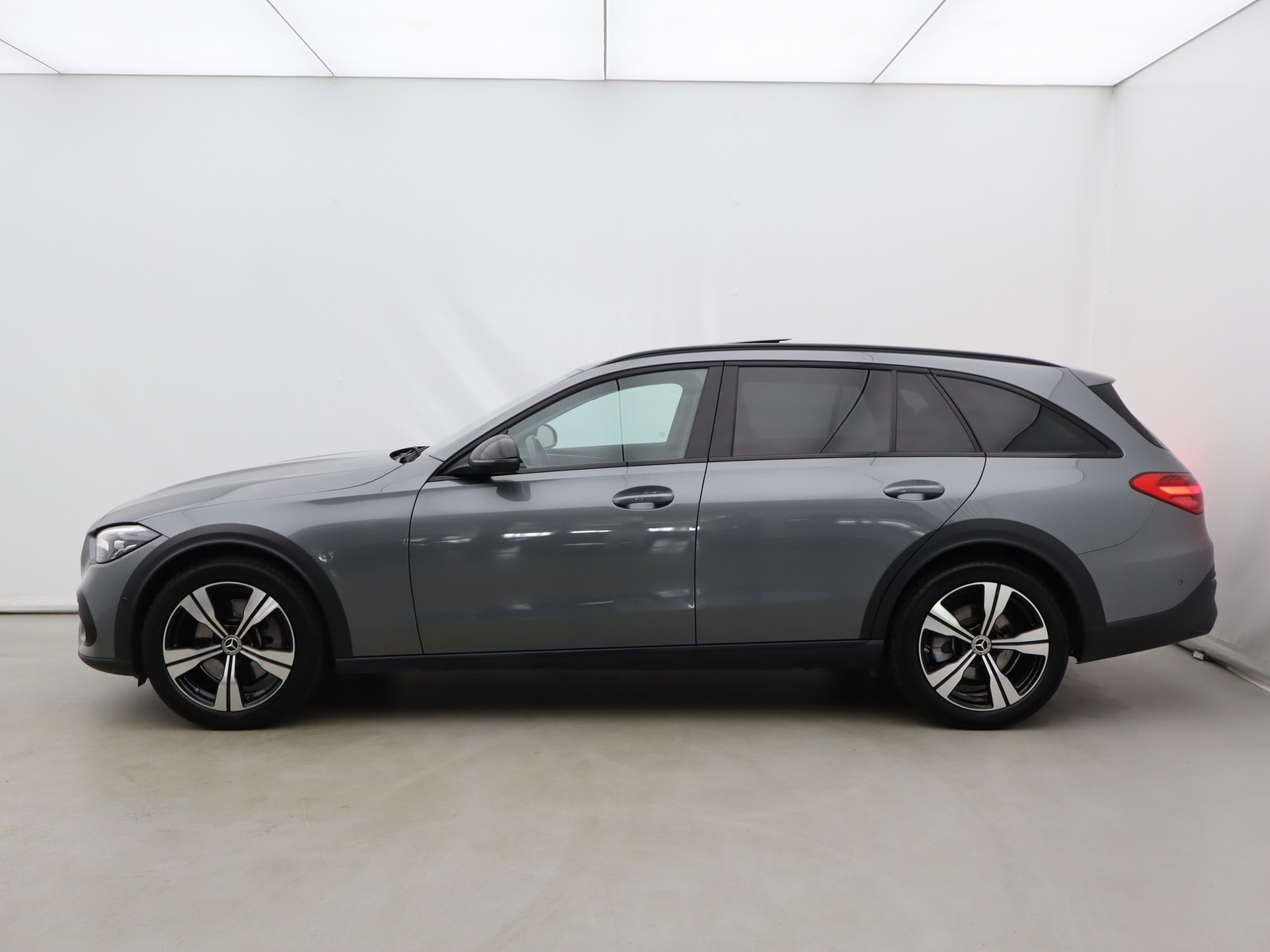 3 - Mercedes Classe C station wagon all-terrain 220 d mild hybrid premium 4matic 9g-tronic