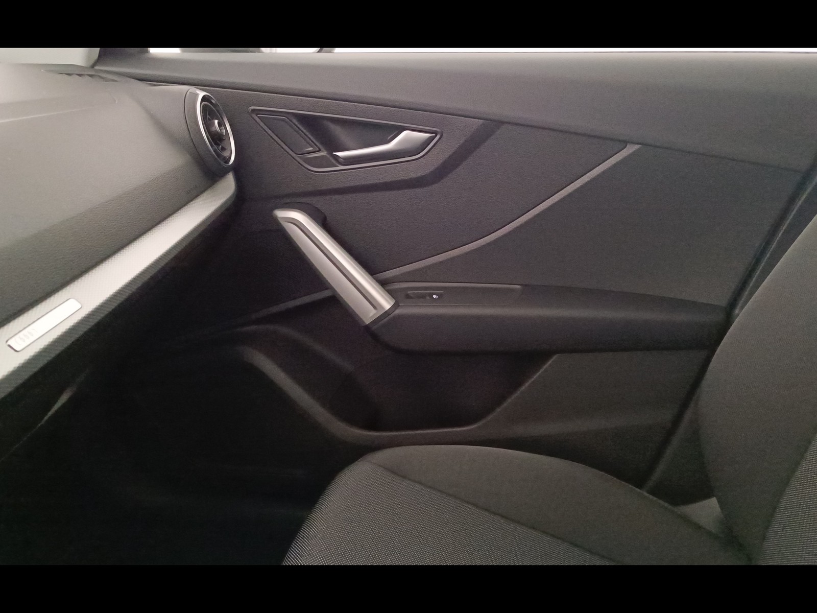11 - Audi Q2 30 2.0 tdi business advanced