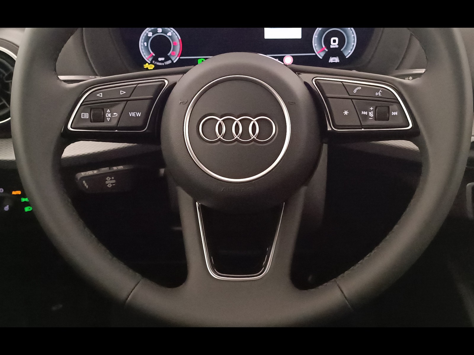 16 - Audi Q2 30 2.0 tdi business advanced
