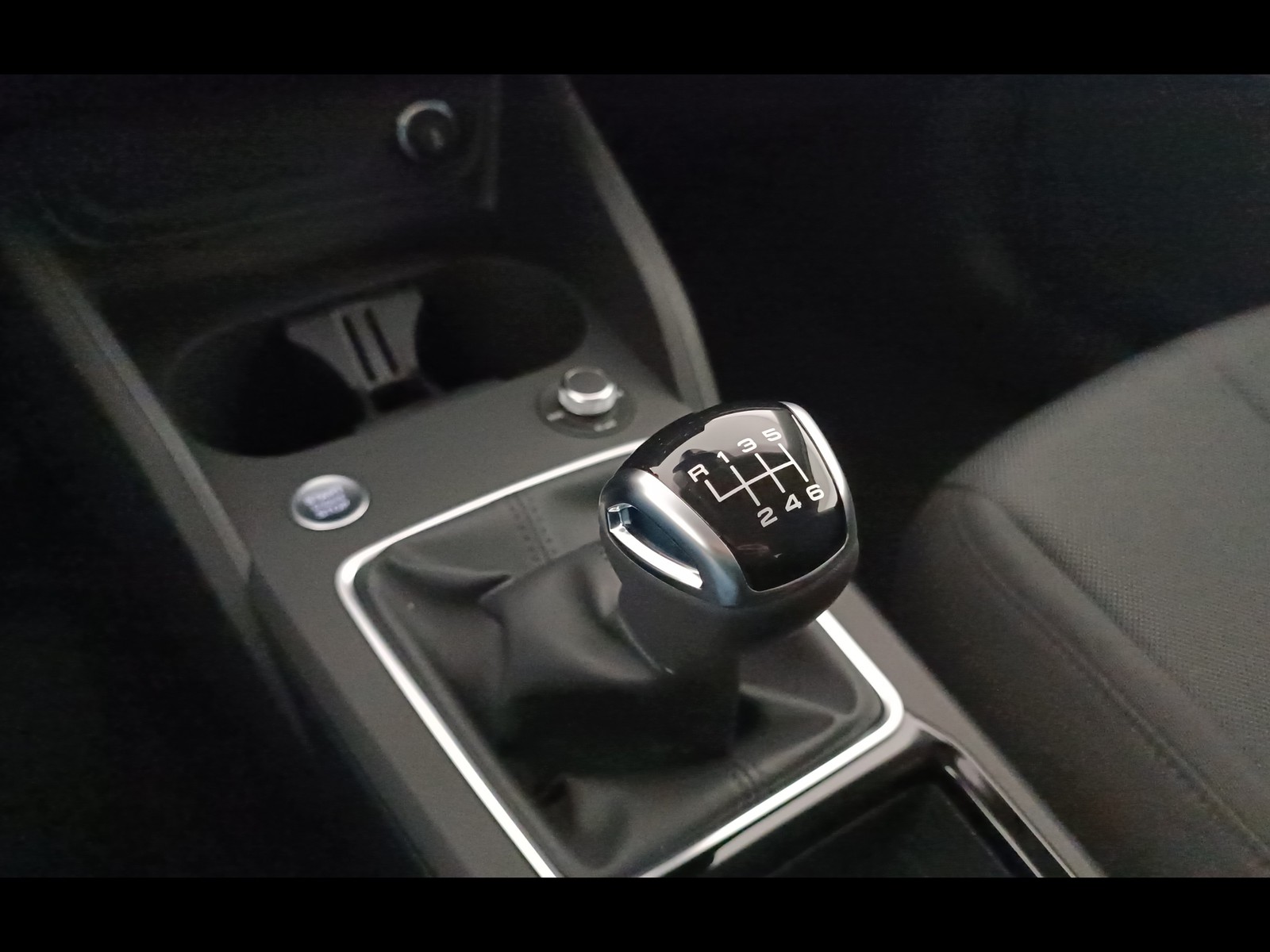 5 - Audi Q2 30 2.0 tdi business advanced