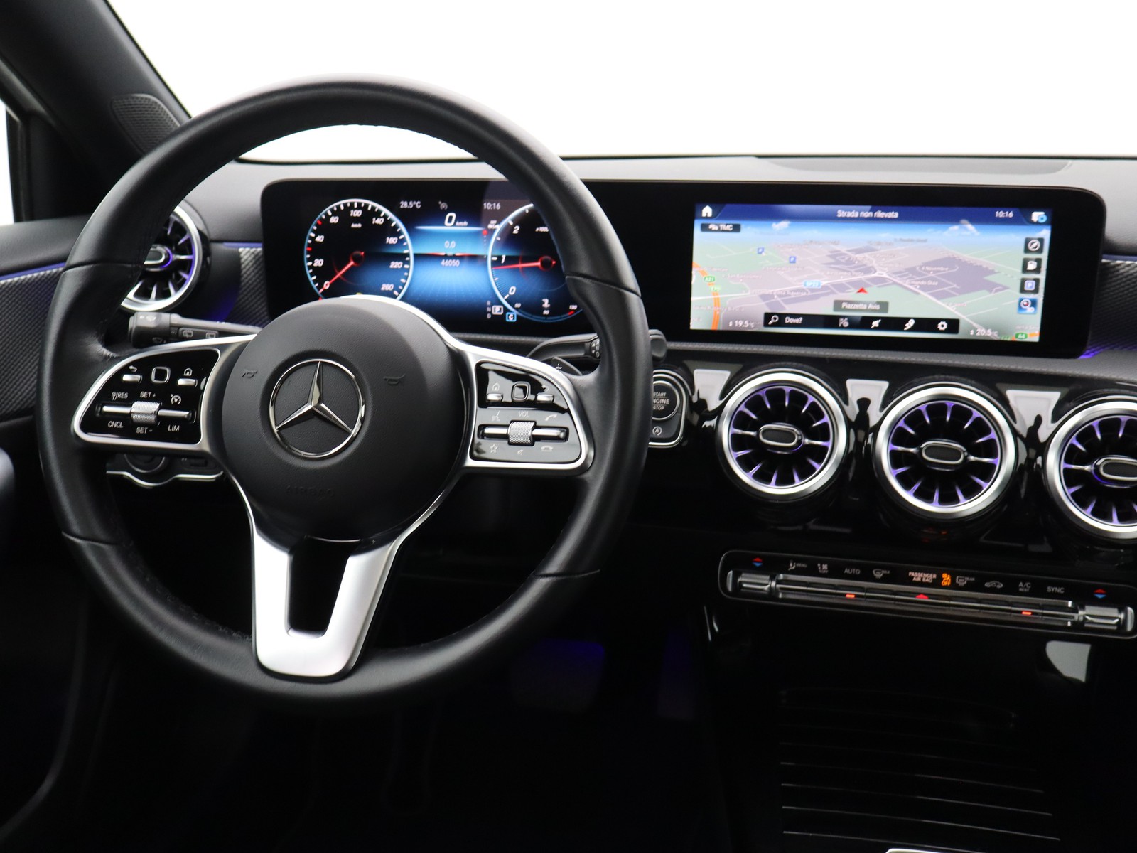 12 - Mercedes Classe A 180 d sport night edition plus 8g-dct