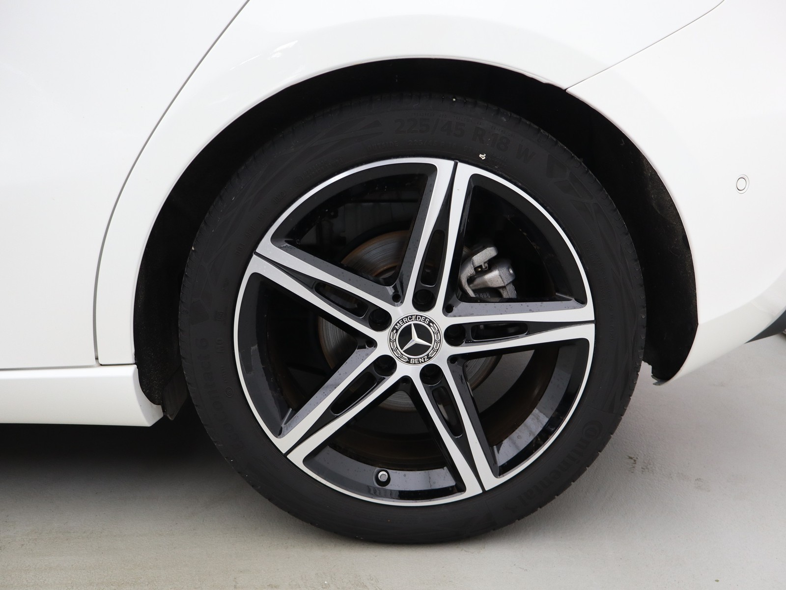 4 - Mercedes Classe A 180 d sport night edition plus 8g-dct