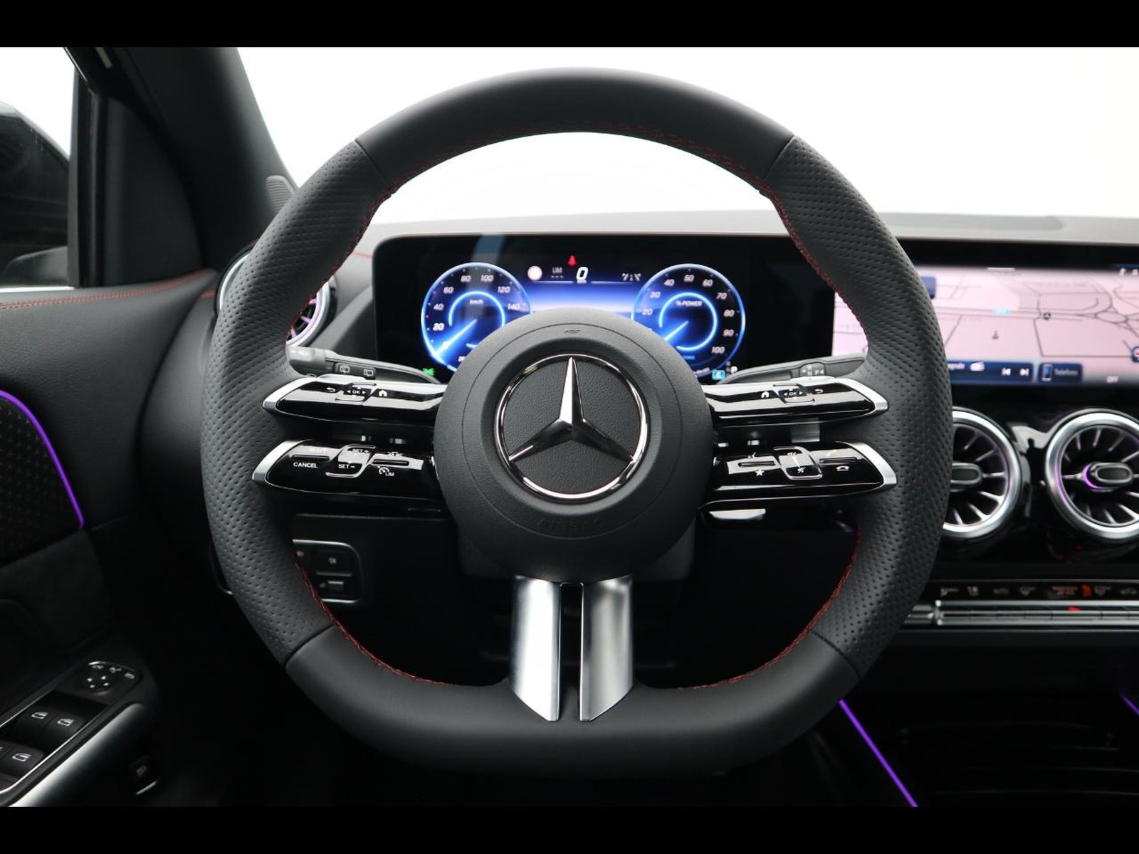 17 - Mercedes EQA 250+ amg line advanced