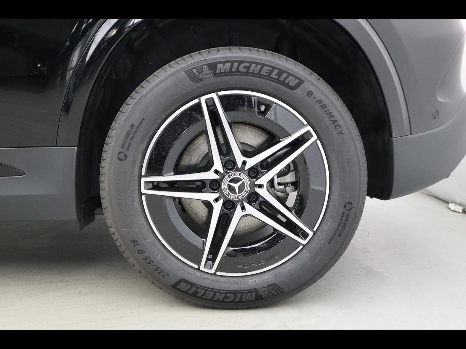 4 - Mercedes EQA 250+ amg line advanced