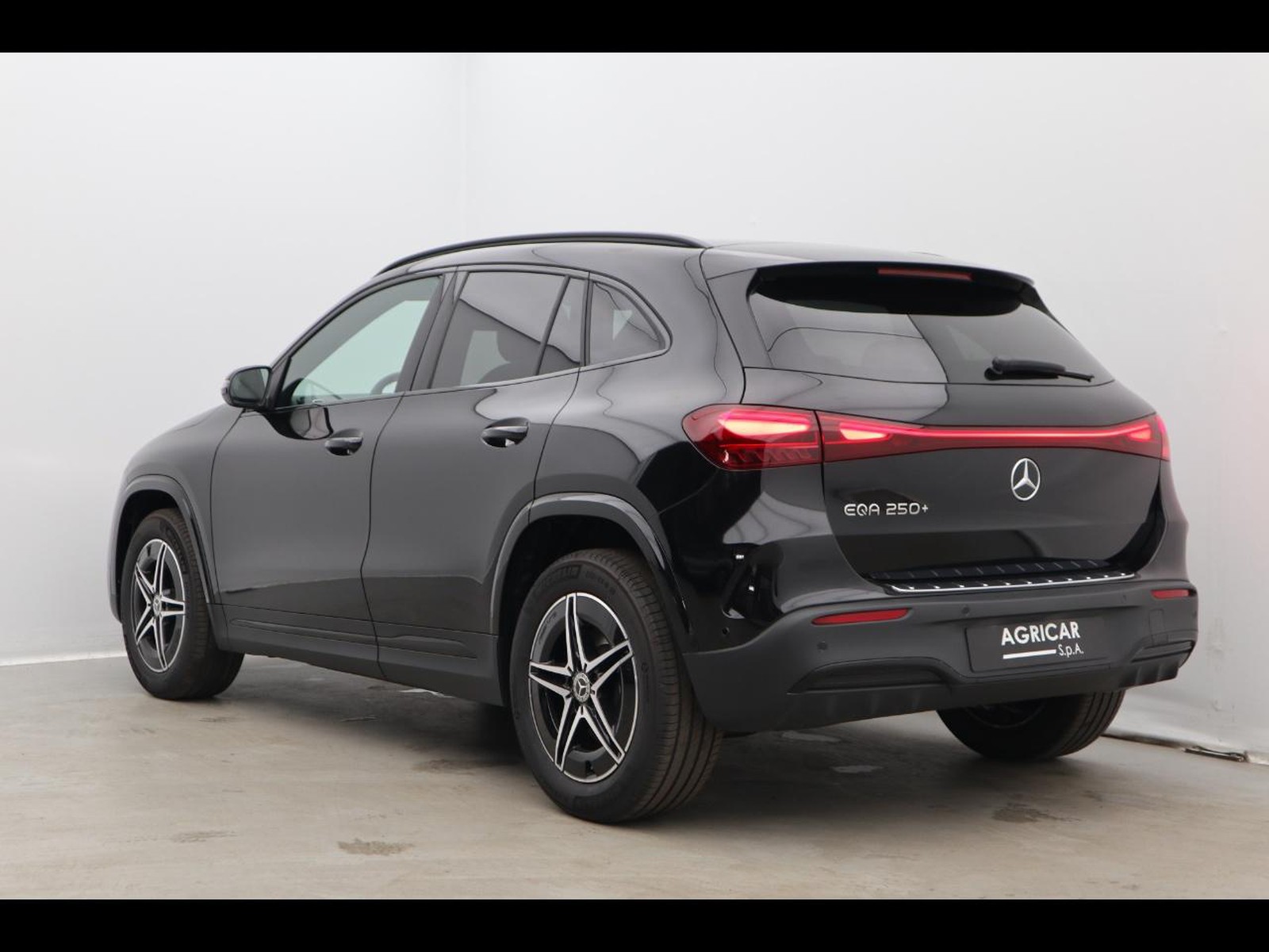 5 - Mercedes EQA 250+ amg line advanced