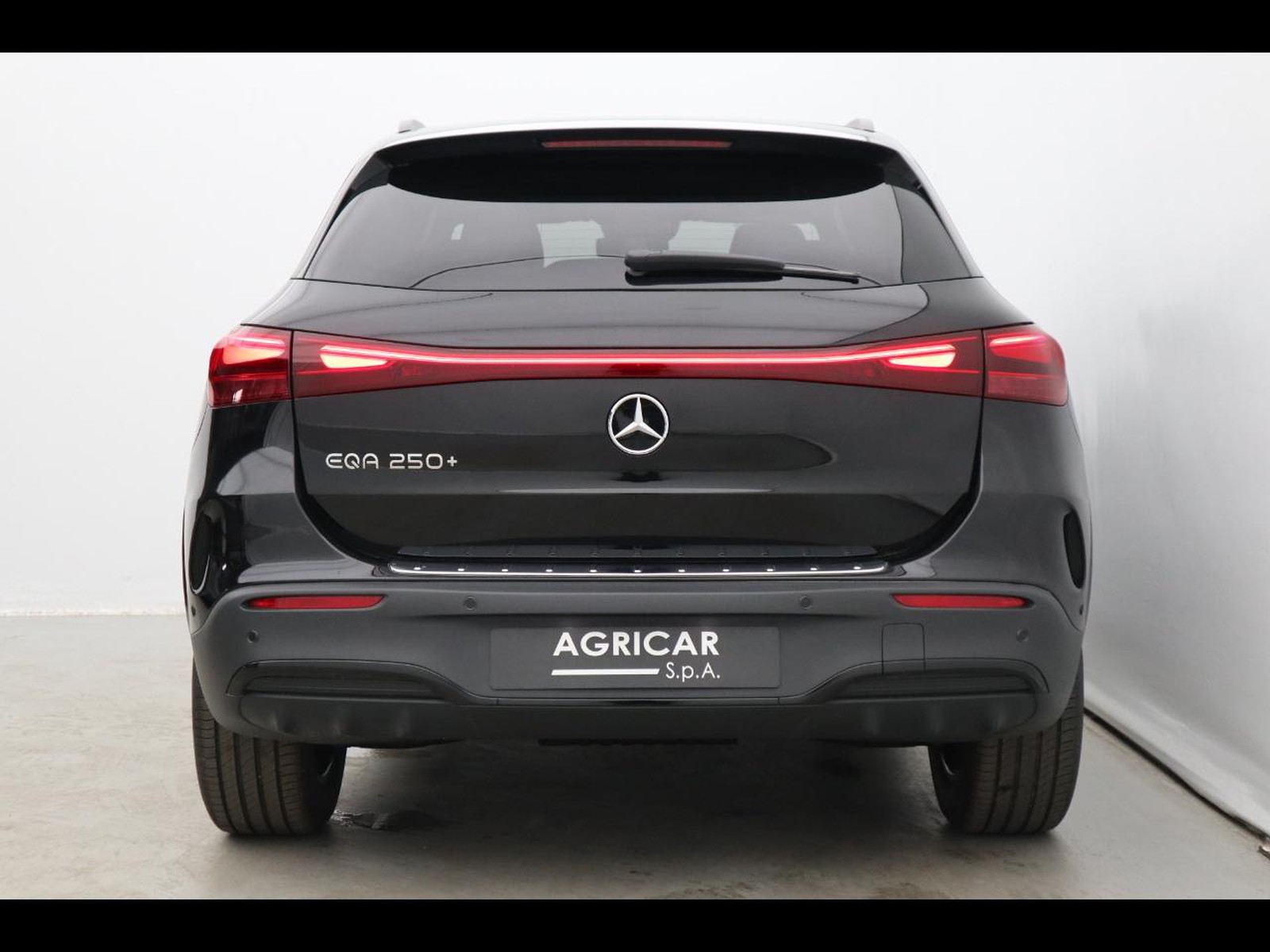 6 - Mercedes EQA 250+ amg line advanced