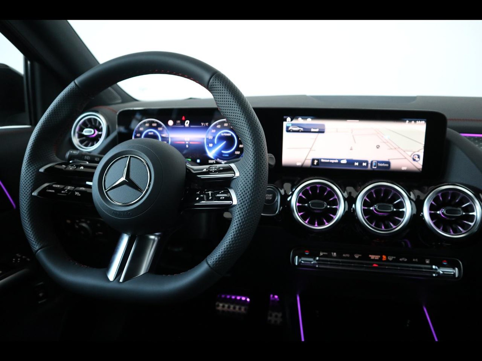 12 - Mercedes EQA 300 amg line advanced plus 4matic