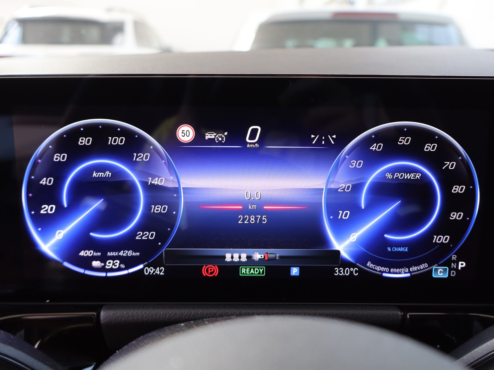 9 - Mercedes EQA 300 amg line advanced plus 4matic