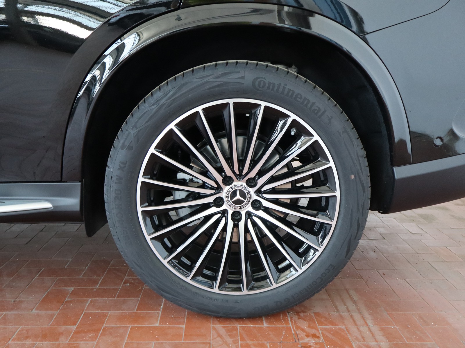 4 - Mercedes GLC suv 220 d amg line advanced 4matic 9g-tronic