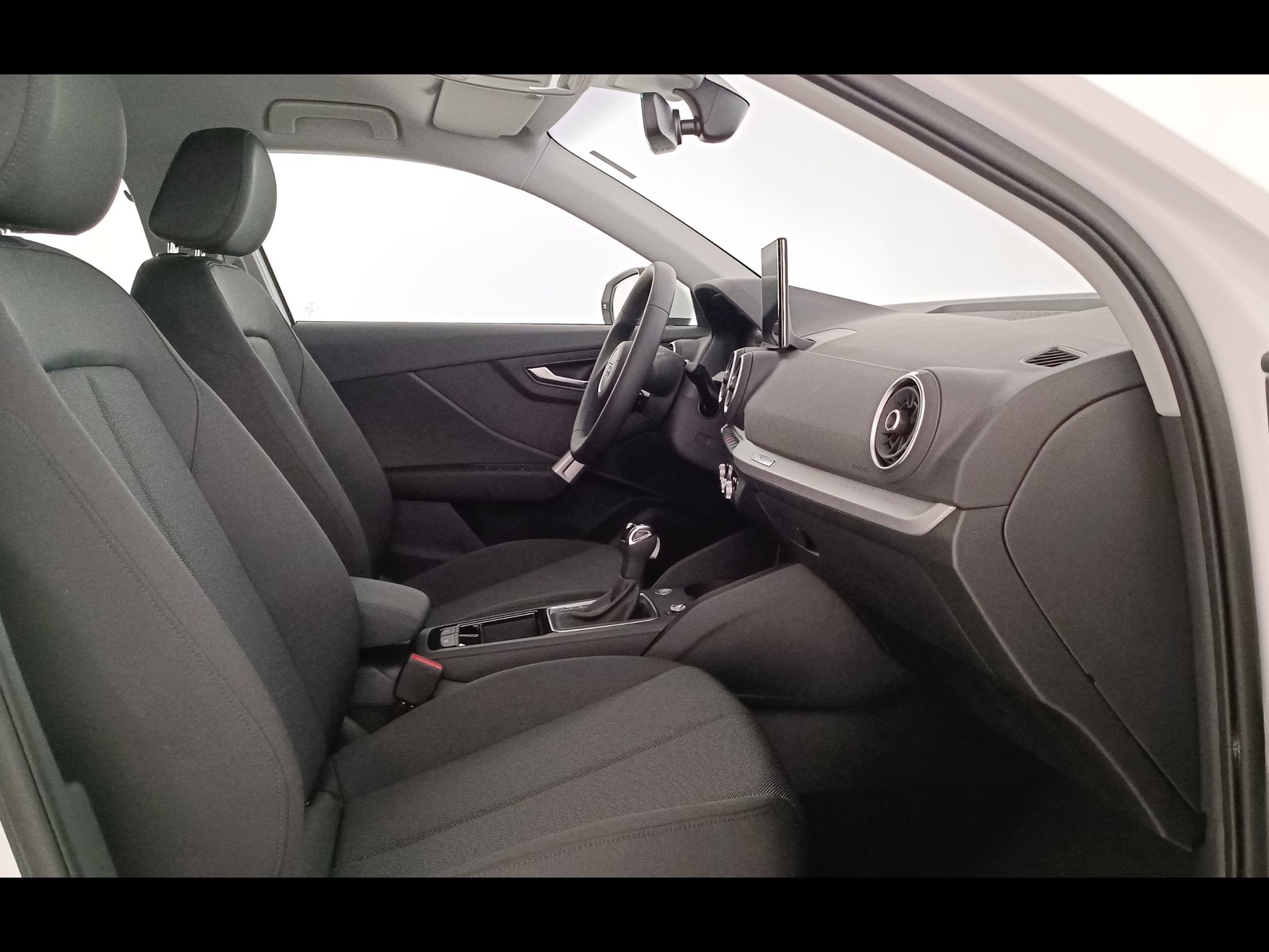 6 - Audi Q2 35 2.0 tdi business advanced s tronic