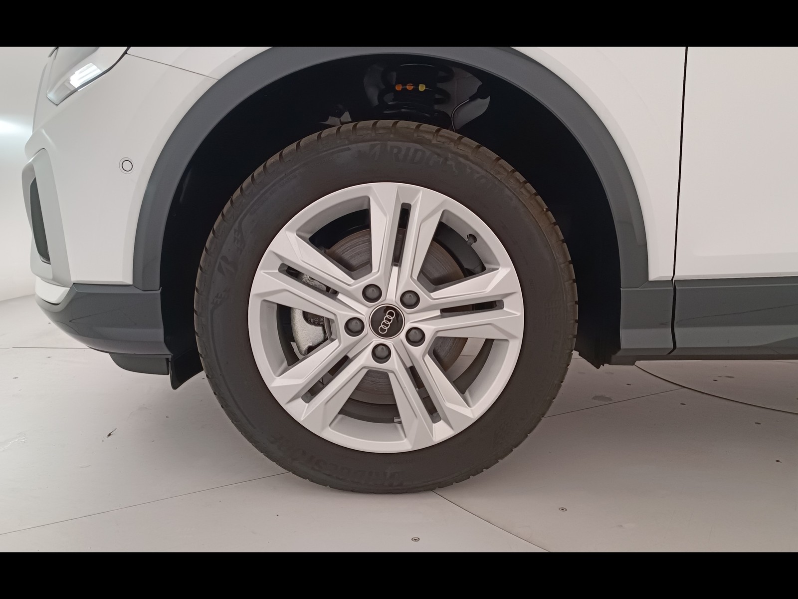 10 - Audi Q2 35 2.0 tdi business advanced s tronic