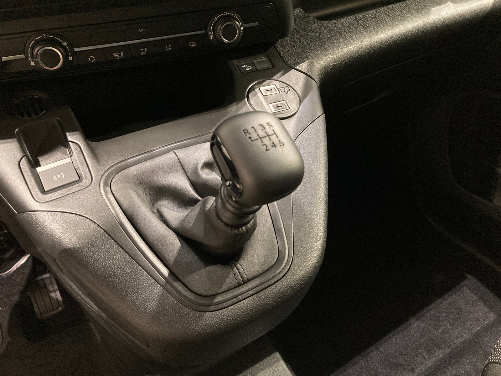 16 - Fiat Professional Doblò Van M 1.5 Diesel 100 Cv Manuale
