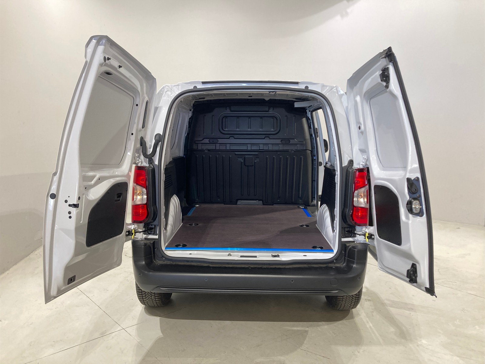 8 - Fiat Professional Doblò Van M 1.5 Diesel 100 Cv Manuale