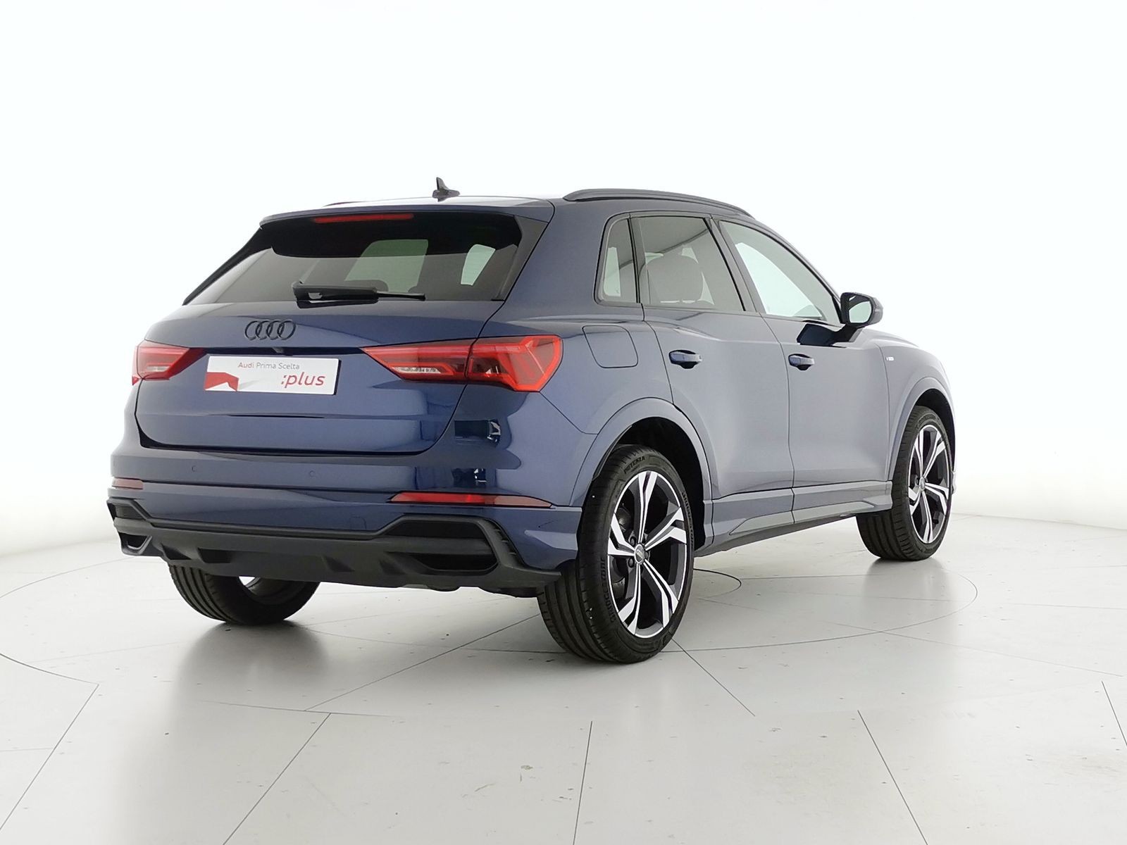 2 - Audi Q3 35 1.5 tfsi evo2 s line edition s tronic