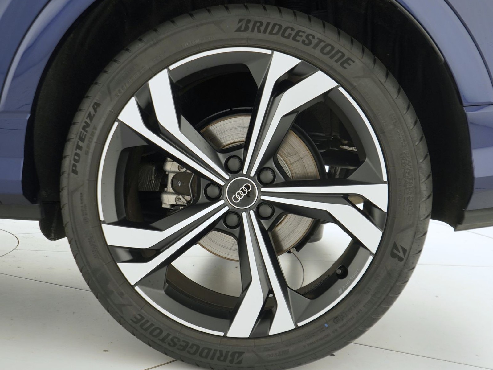 12 - Audi Q3 35 1.5 tfsi evo2 s line edition s tronic