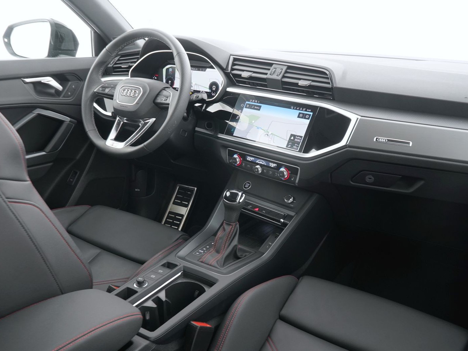 3 - Audi Q3 35 1.5 tfsi evo2 s line edition s tronic