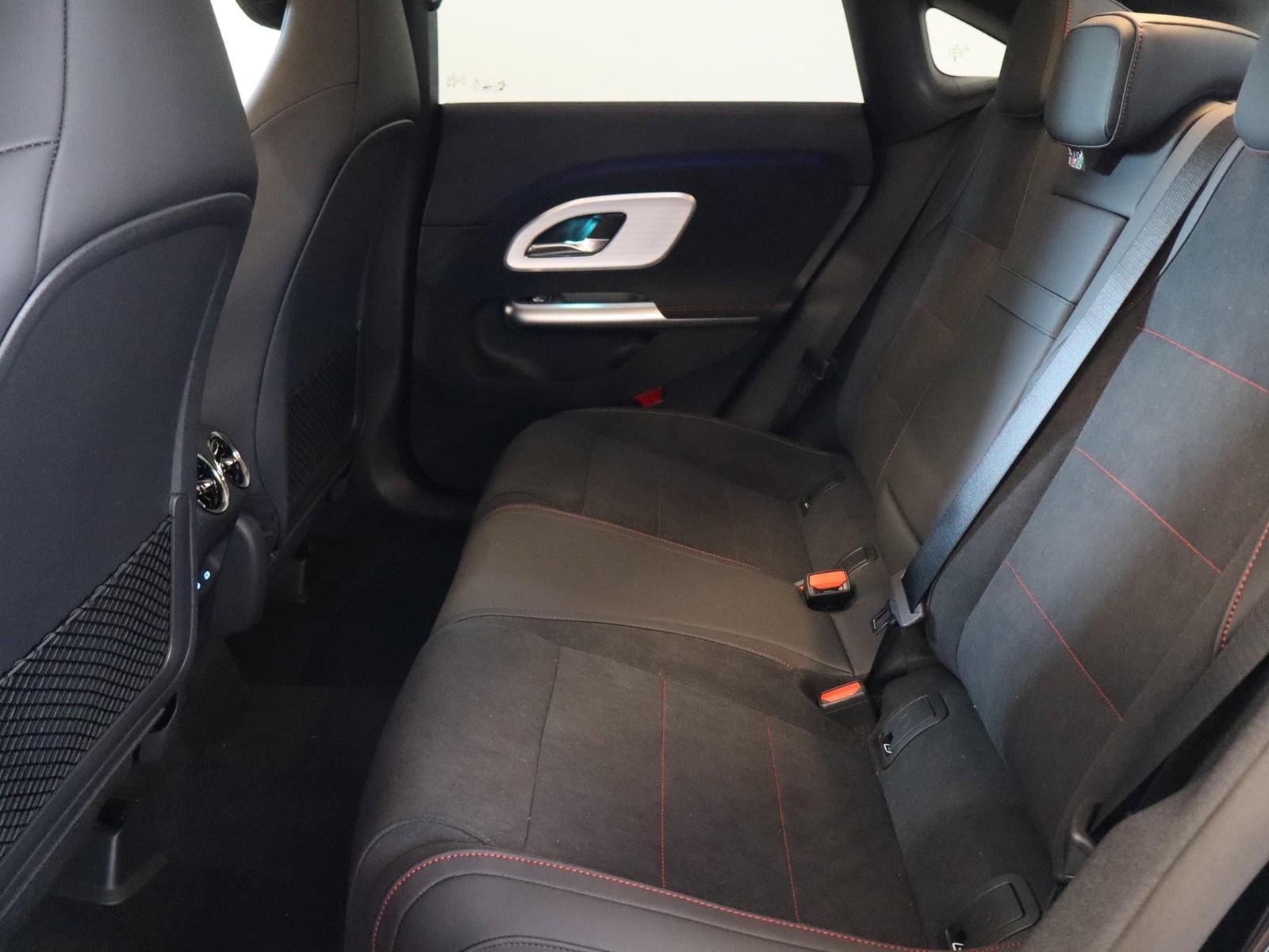 8 - Mercedes CLA 200 advanced plus auto