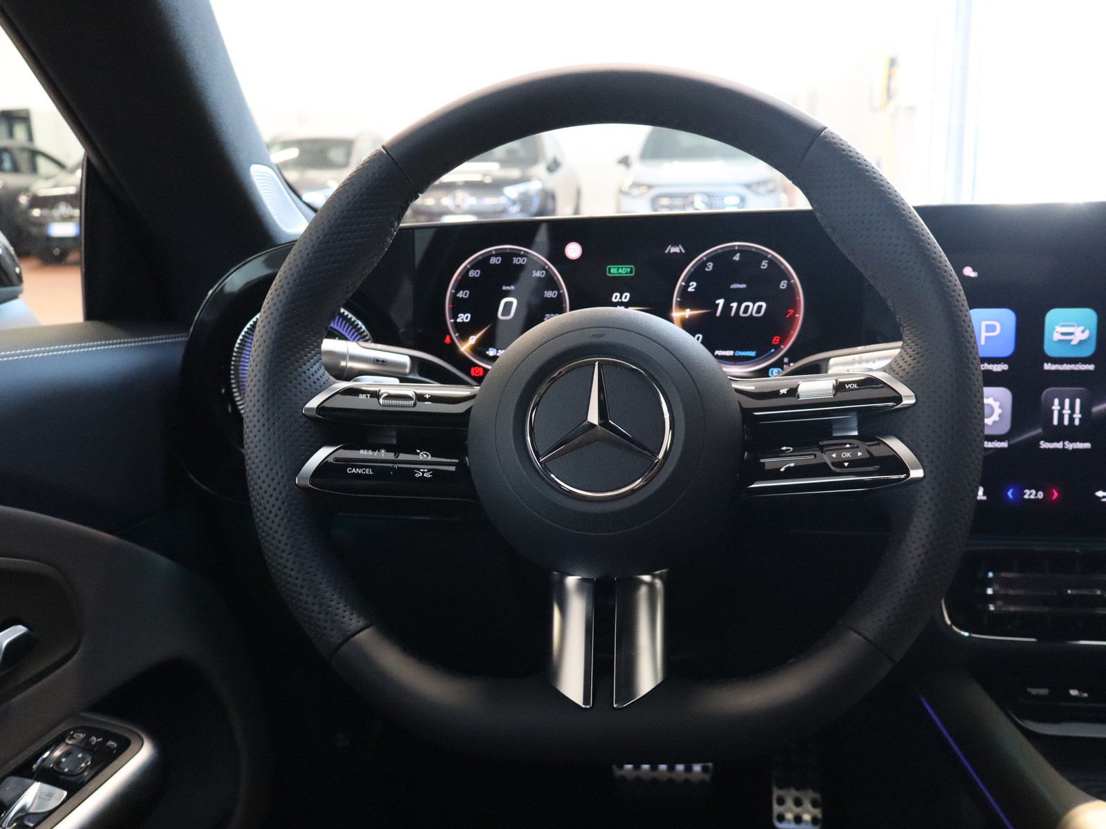 16 - Mercedes CLA 200 premium auto