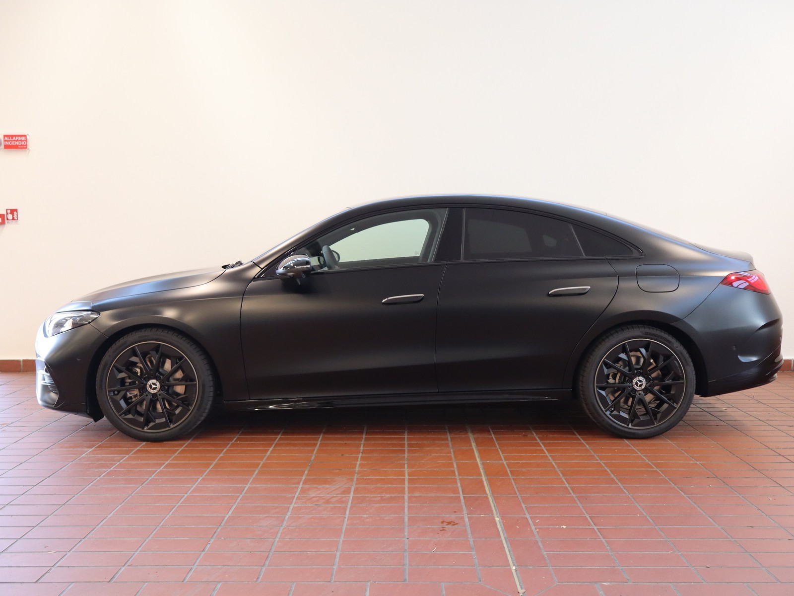 3 - Mercedes CLA 200 premium auto