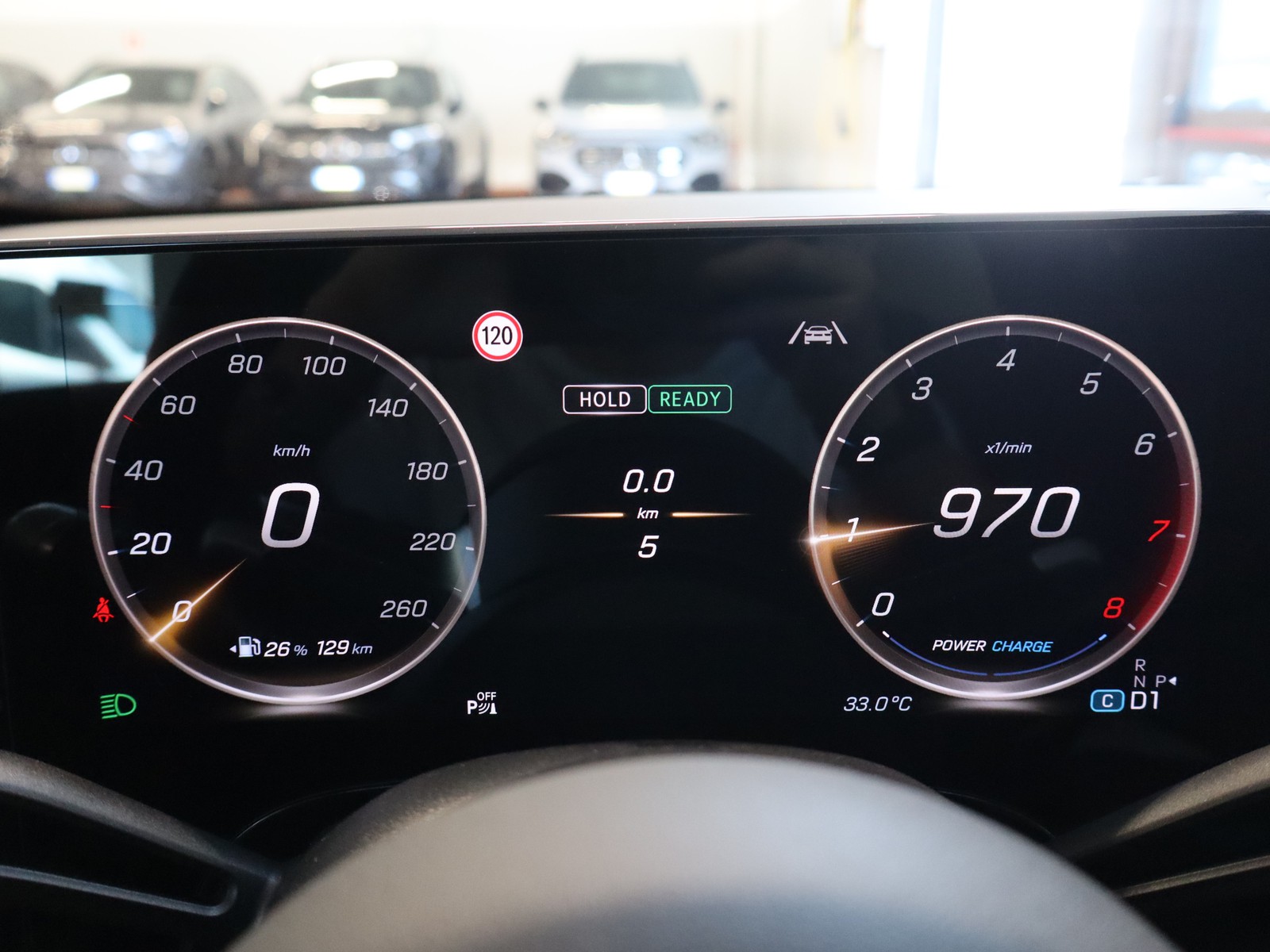 9 - Mercedes CLA 200 premium auto