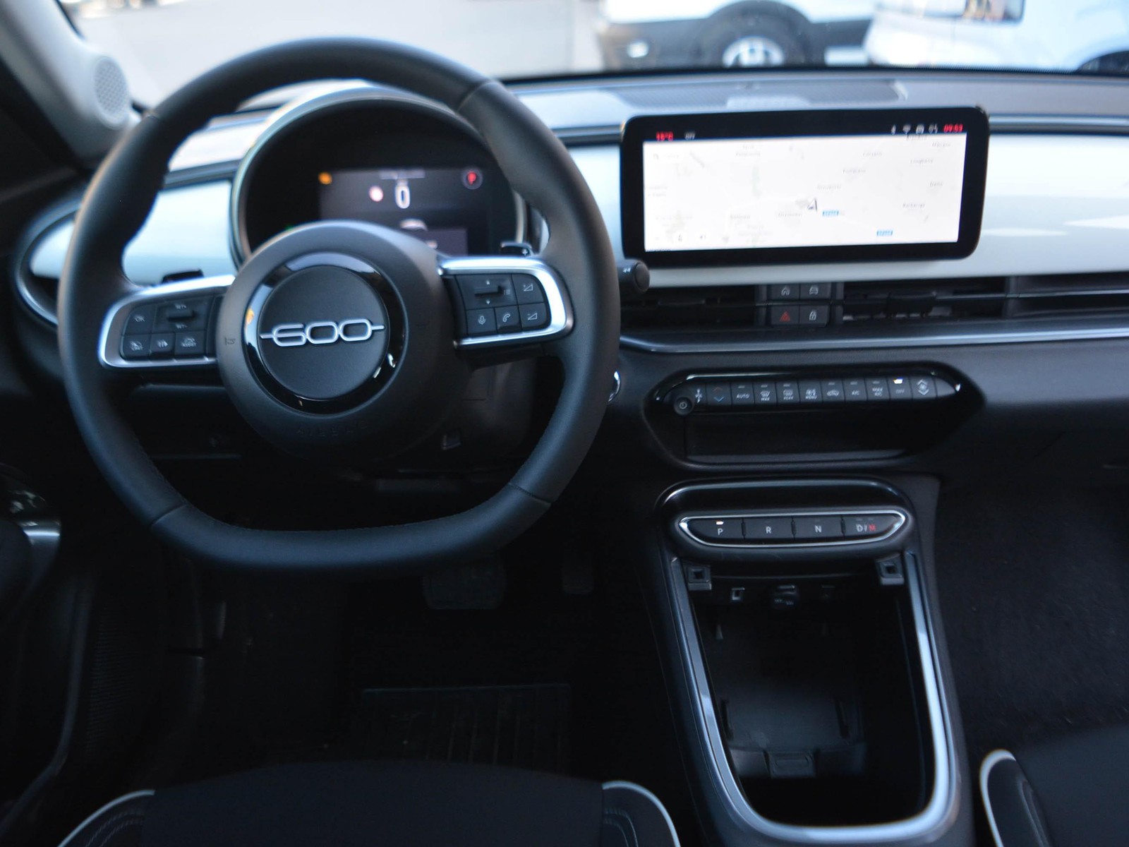 9 - Fiat 600 1.2 hybrid 145cv edct
