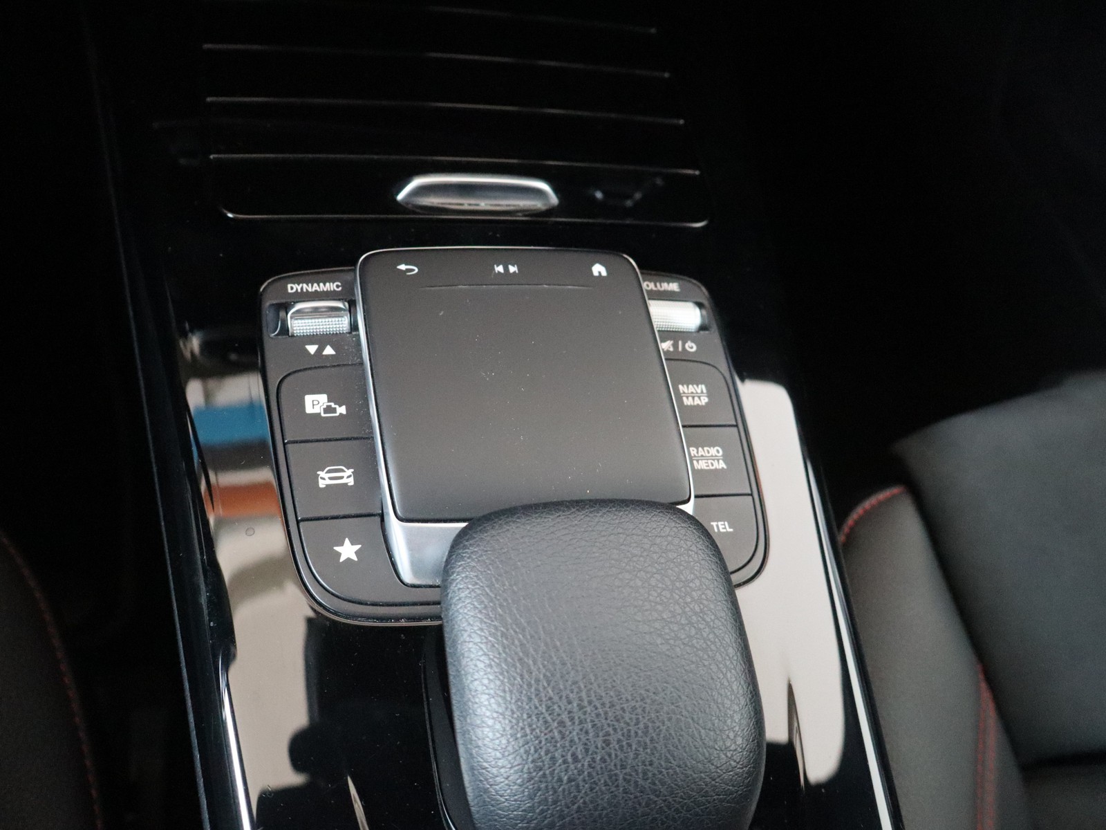 14 - Mercedes Classe A 250 e plug-in hybrid (e eq-power) premium 8g-dct