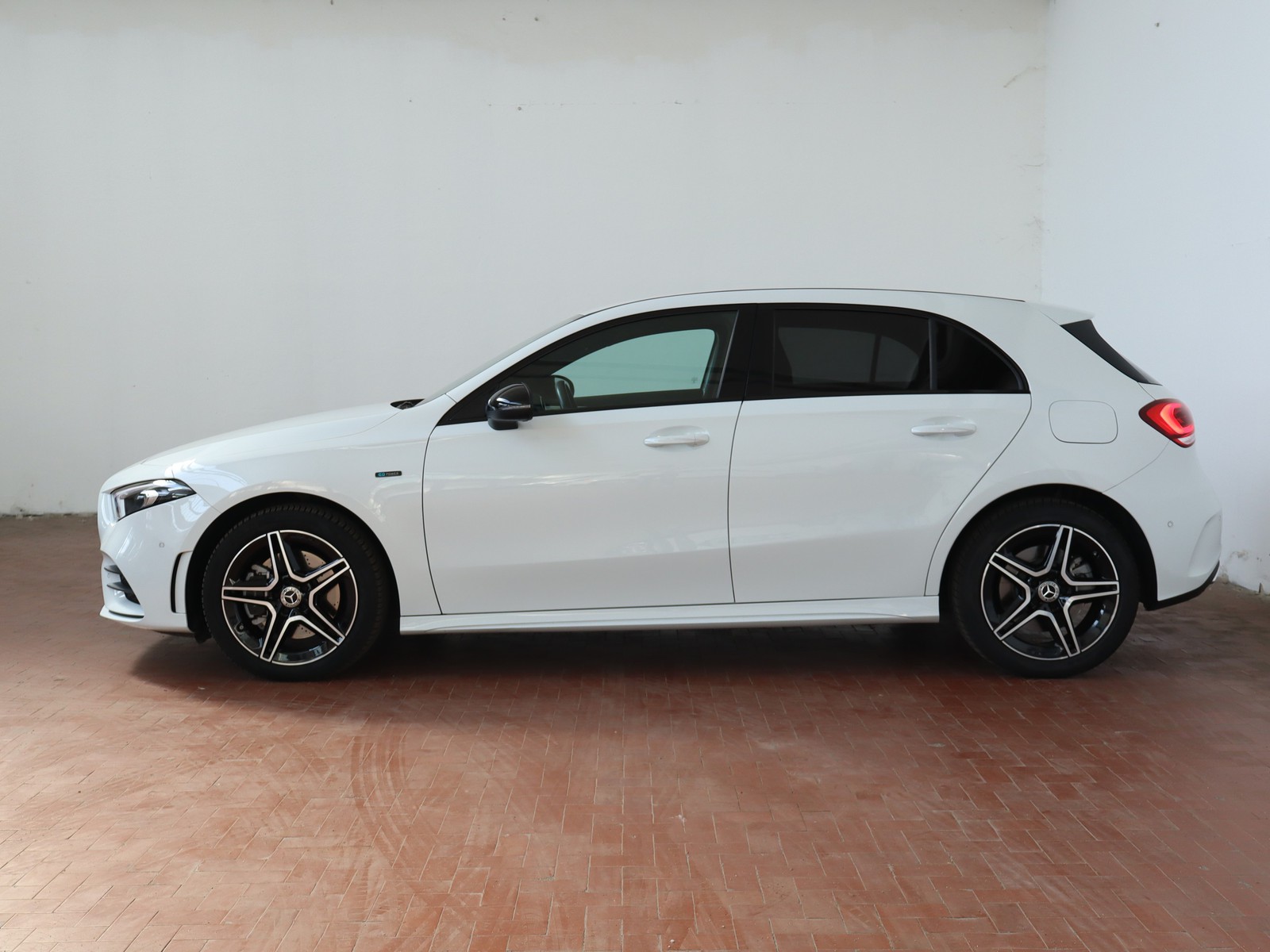 3 - Mercedes Classe A 250 e plug-in hybrid (e eq-power) premium 8g-dct